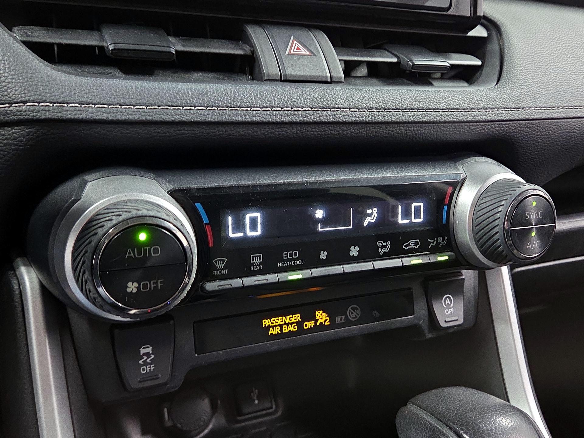Thumbnail: 2021 Toyota RAV4 - 16