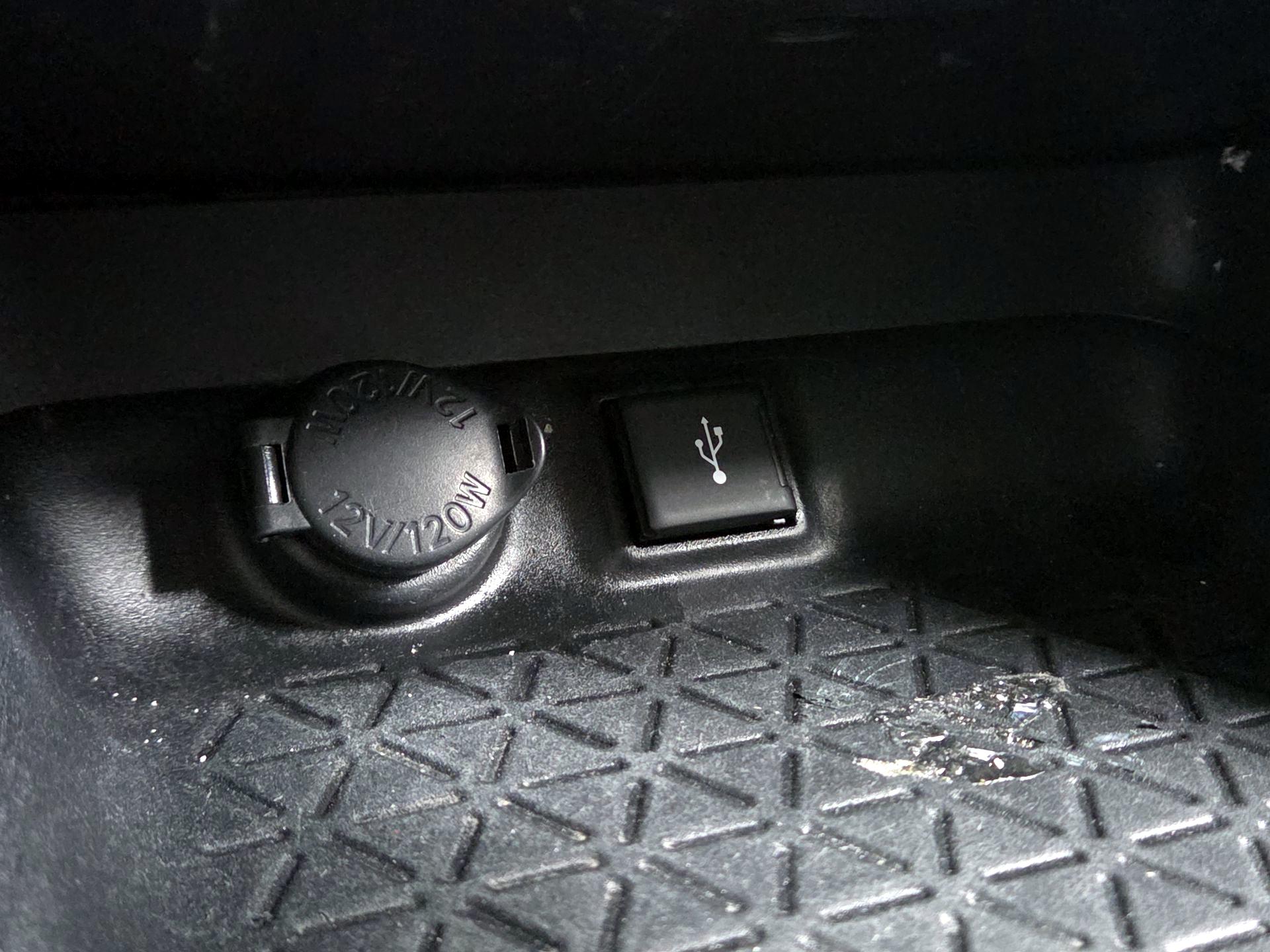 Thumbnail: 2021 Toyota RAV4 - 18