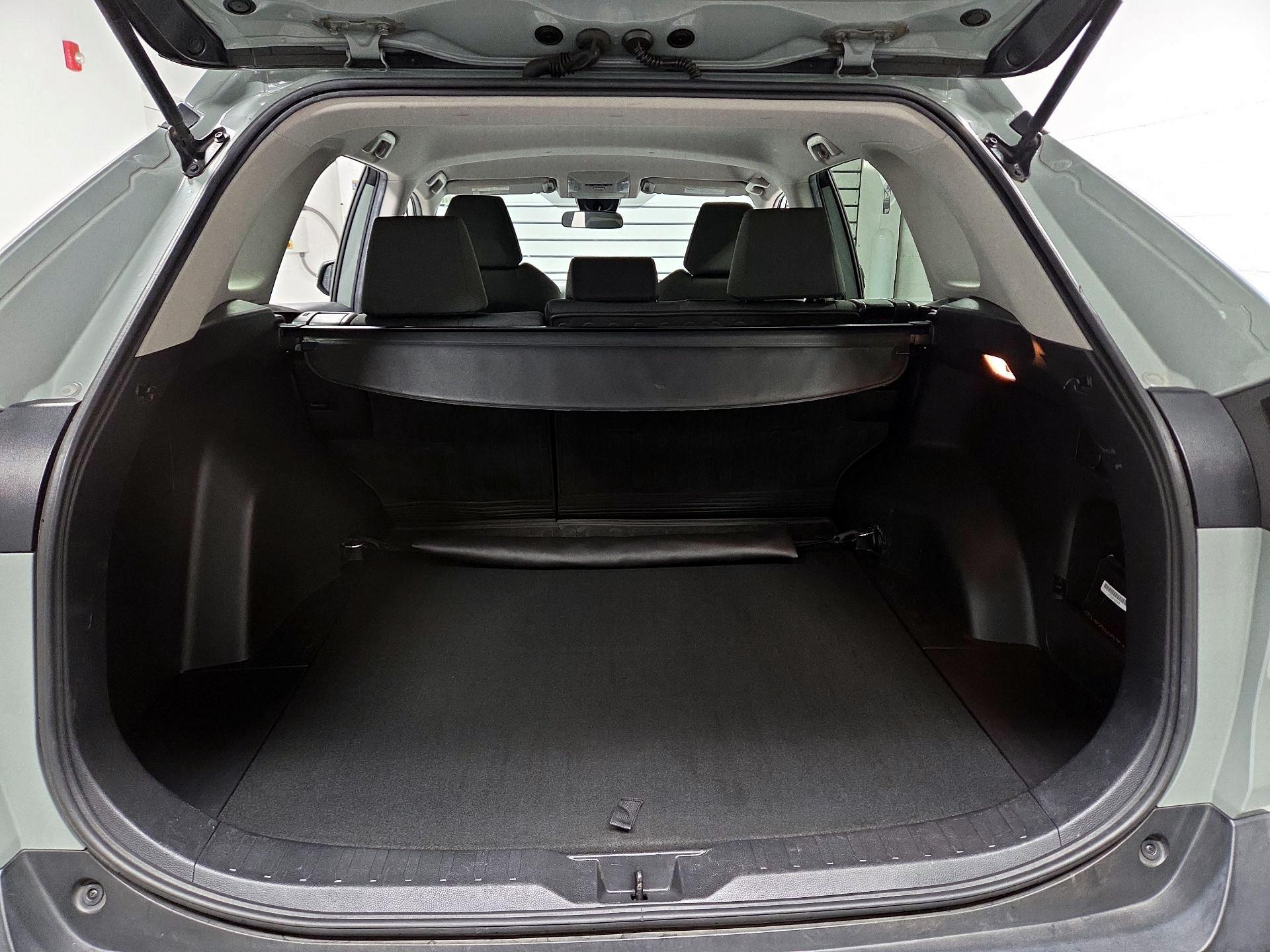 Thumbnail: 2021 Toyota RAV4 - 20