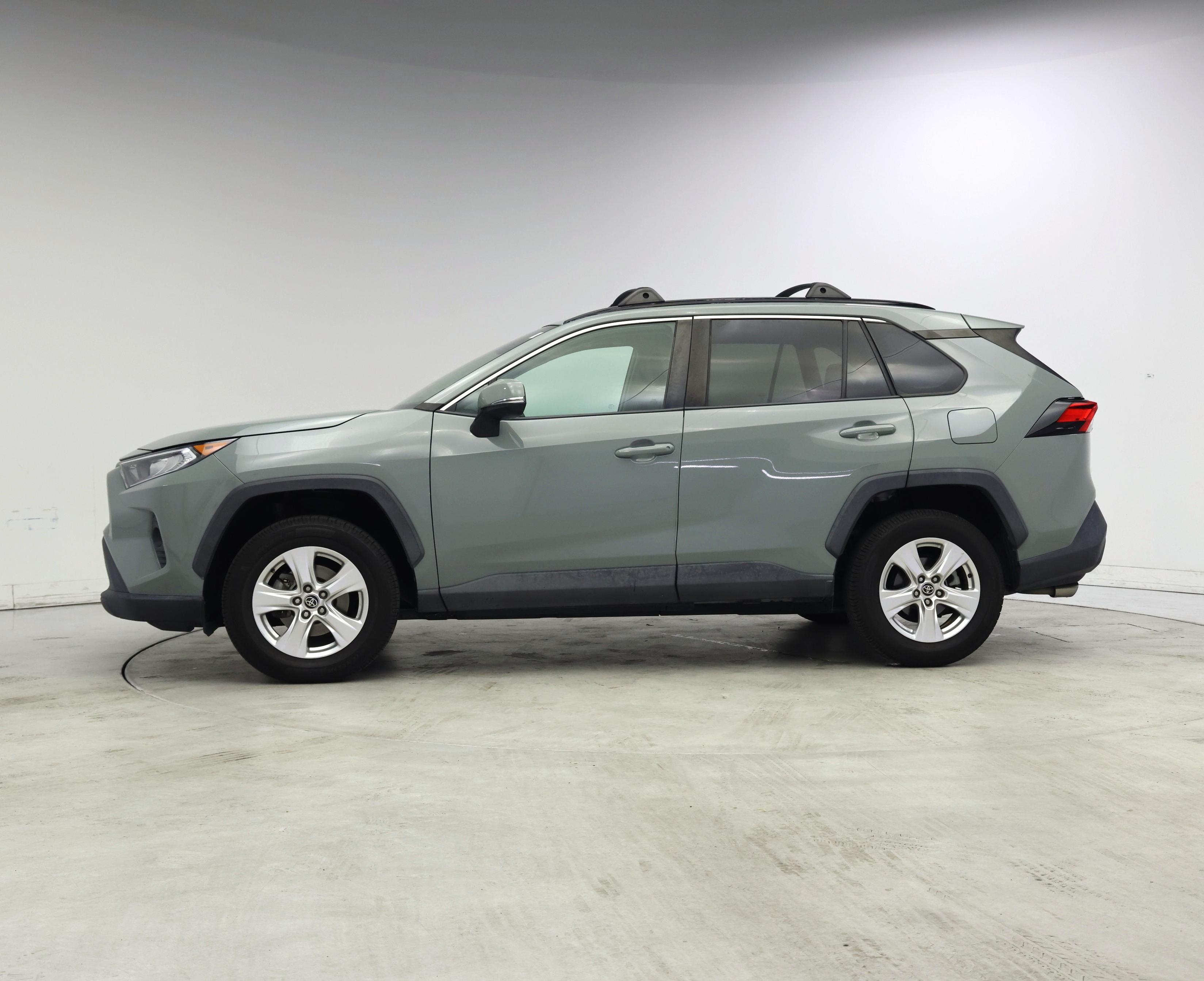 Thumbnail: 2021 Toyota RAV4 - 3