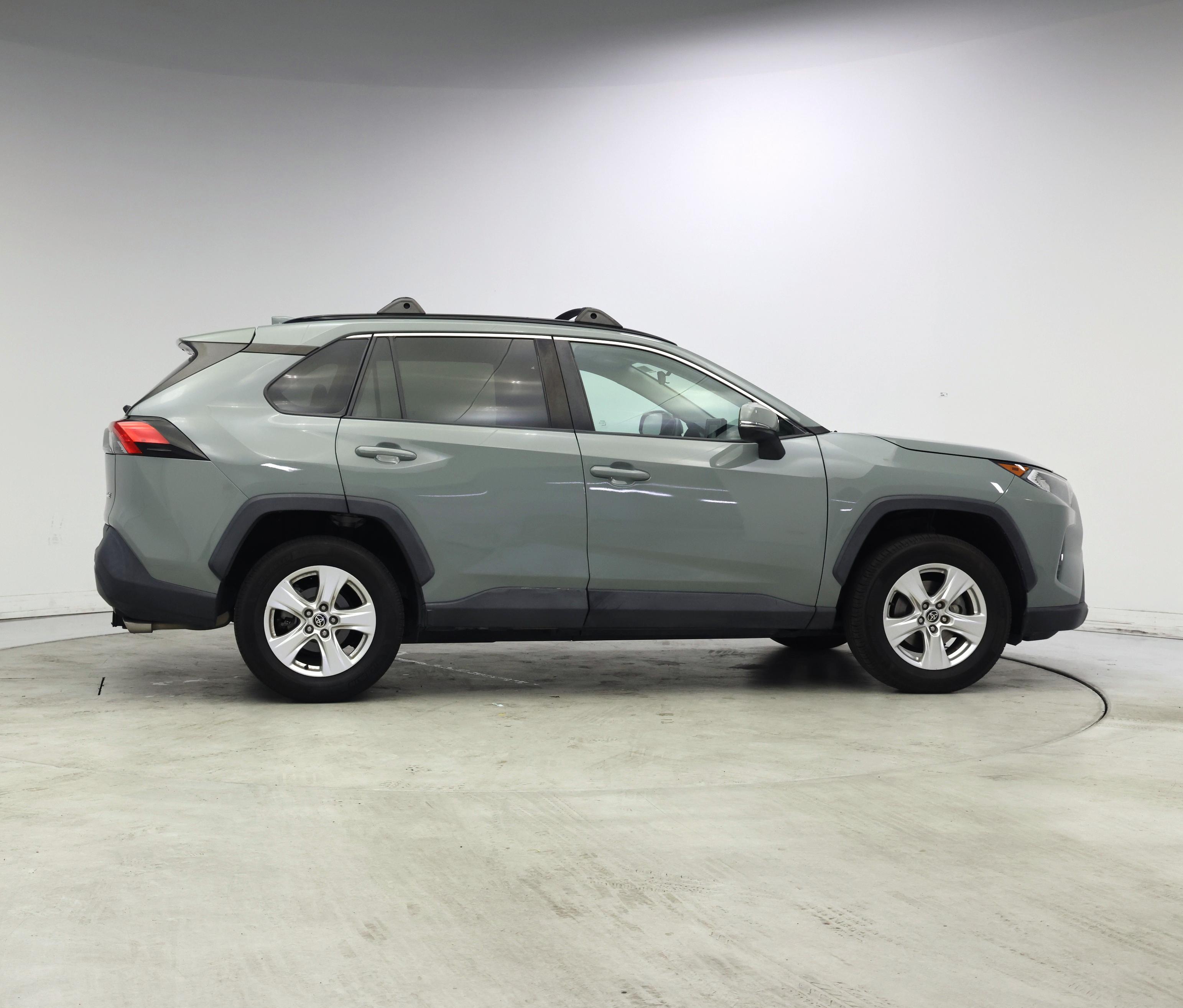 Thumbnail: 2021 Toyota RAV4 - 7