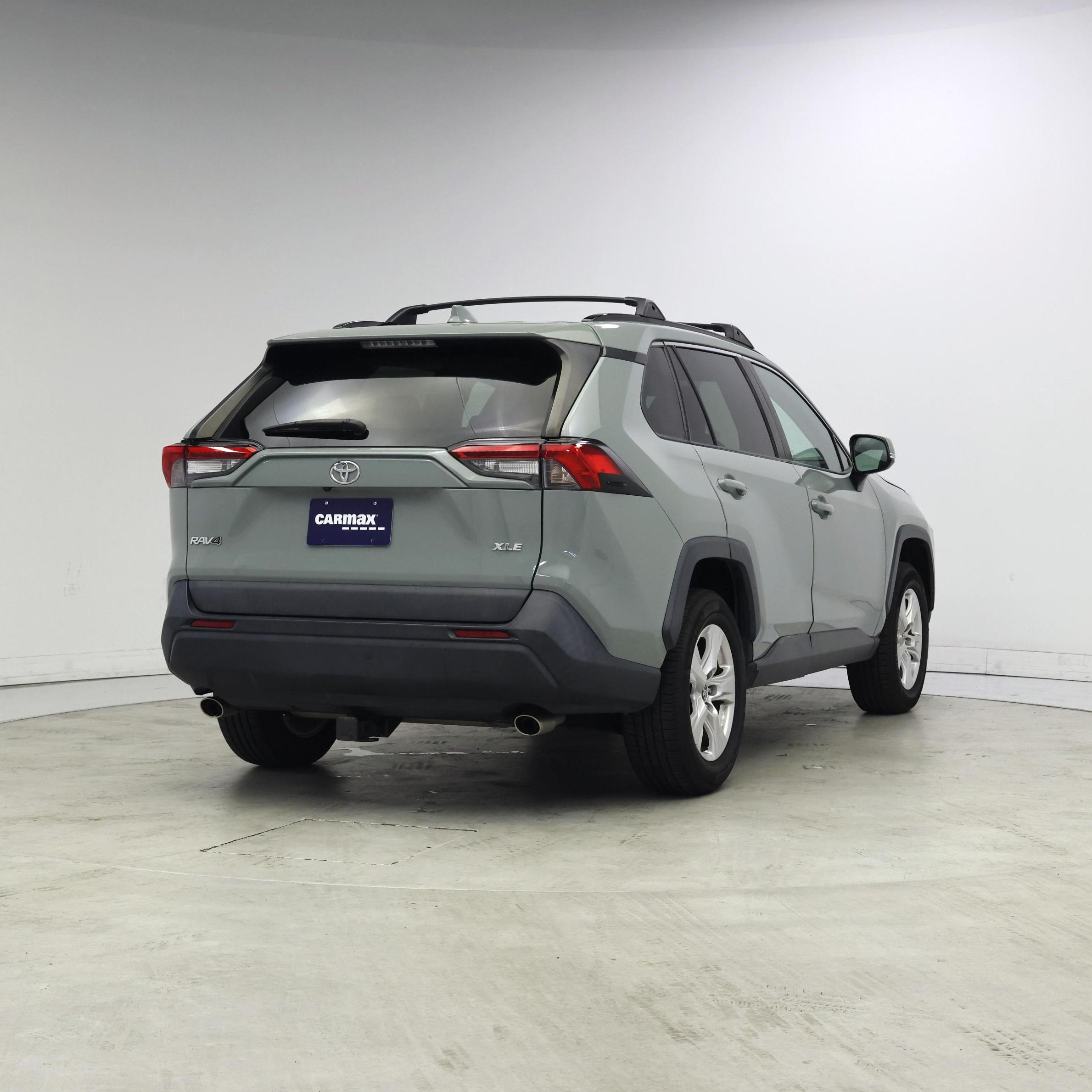 Thumbnail: 2021 Toyota RAV4 - 8
