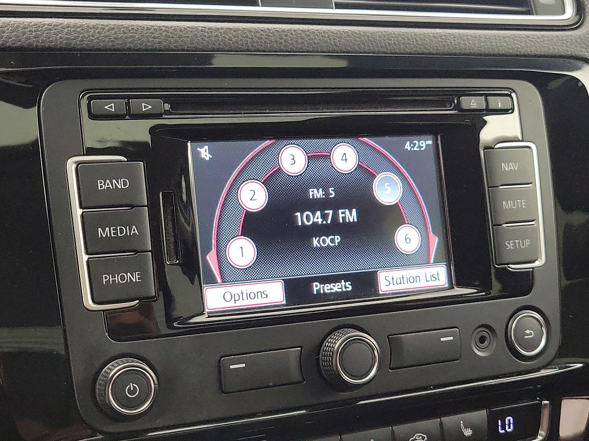 Thumbnail: 2015 Volkswagen Jetta - 16