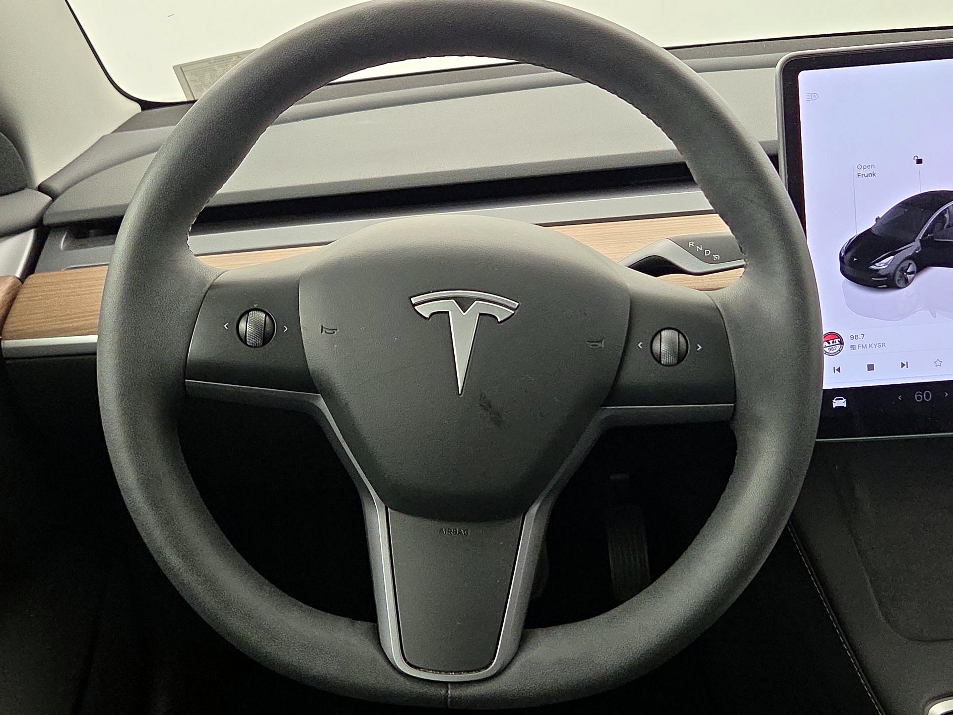 Thumbnail: 2023 Tesla Model 3 - 10