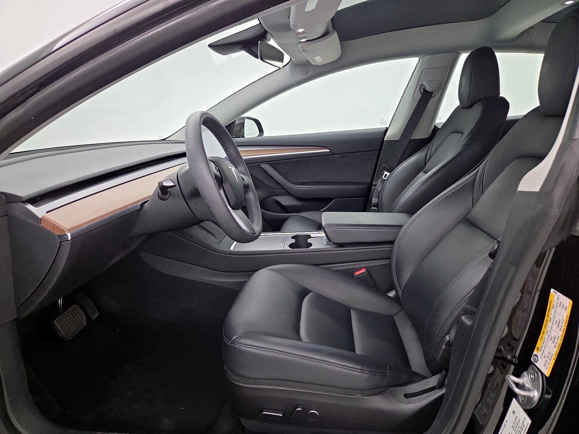 Thumbnail: 2023 Tesla Model 3 - 11