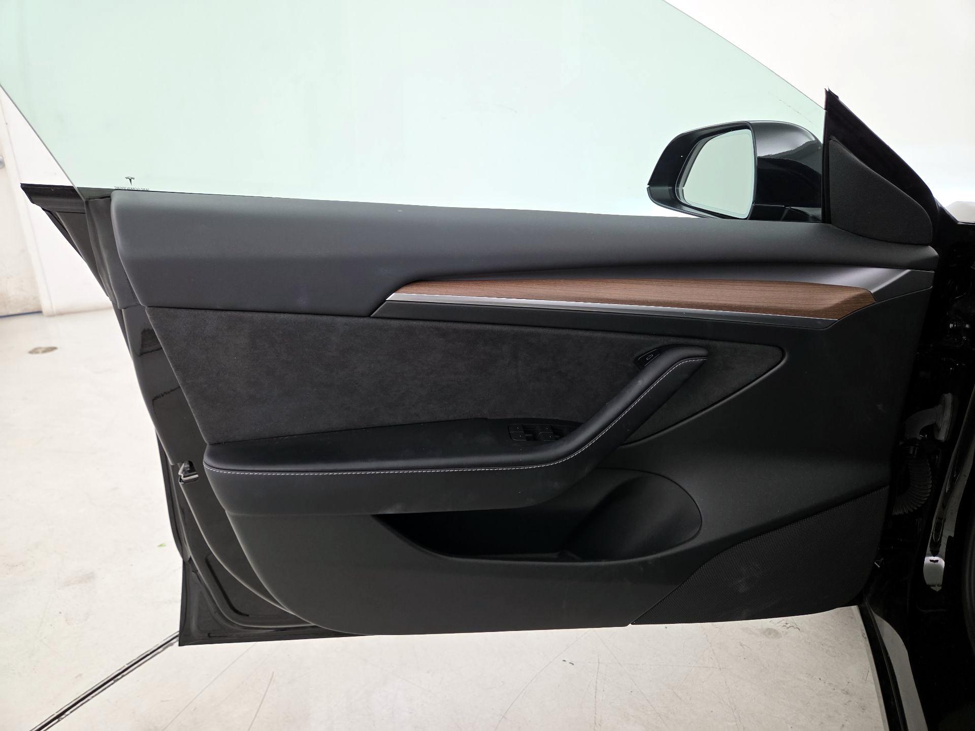 Thumbnail: 2023 Tesla Model 3 - 12