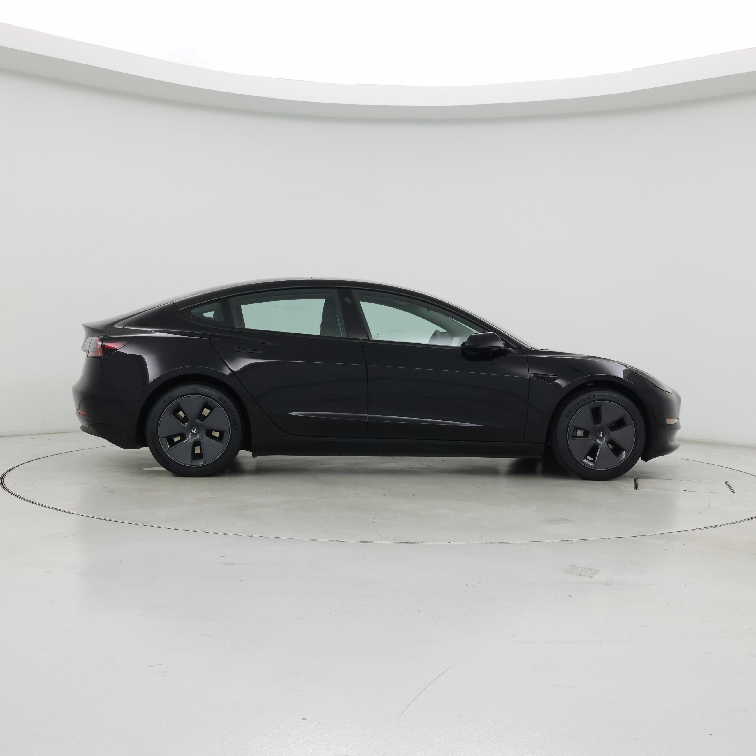 Thumbnail: 2023 Tesla Model 3 - 7