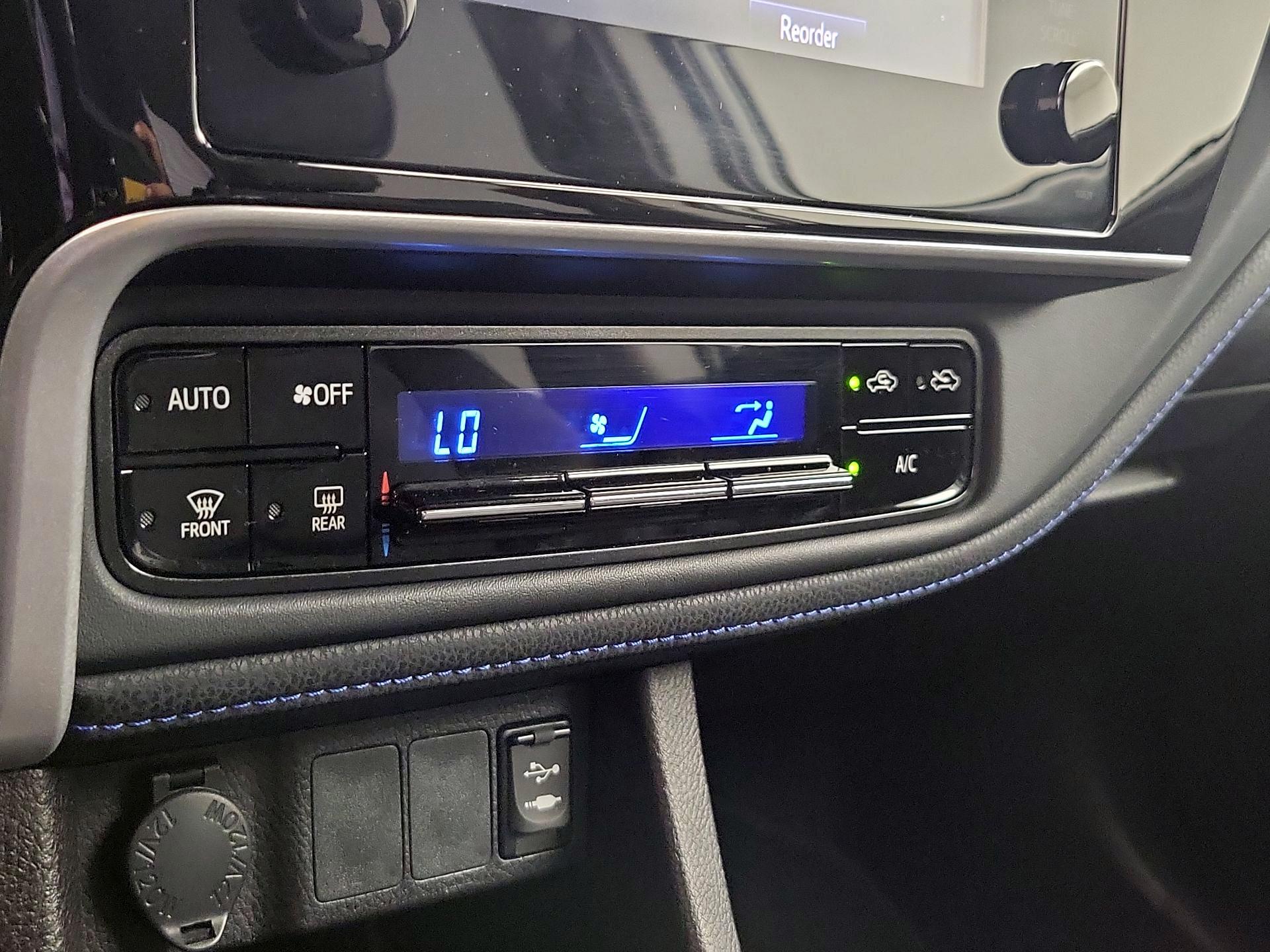 Thumbnail: 2019 Toyota Corolla - 16