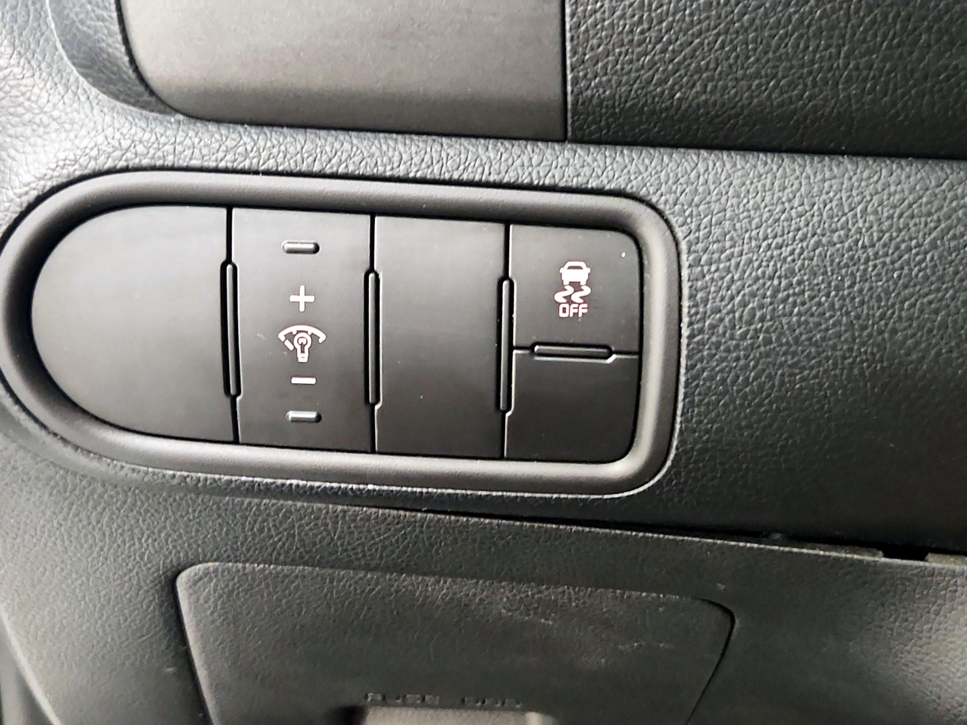 Thumbnail: 2017 Kia Forte - 13