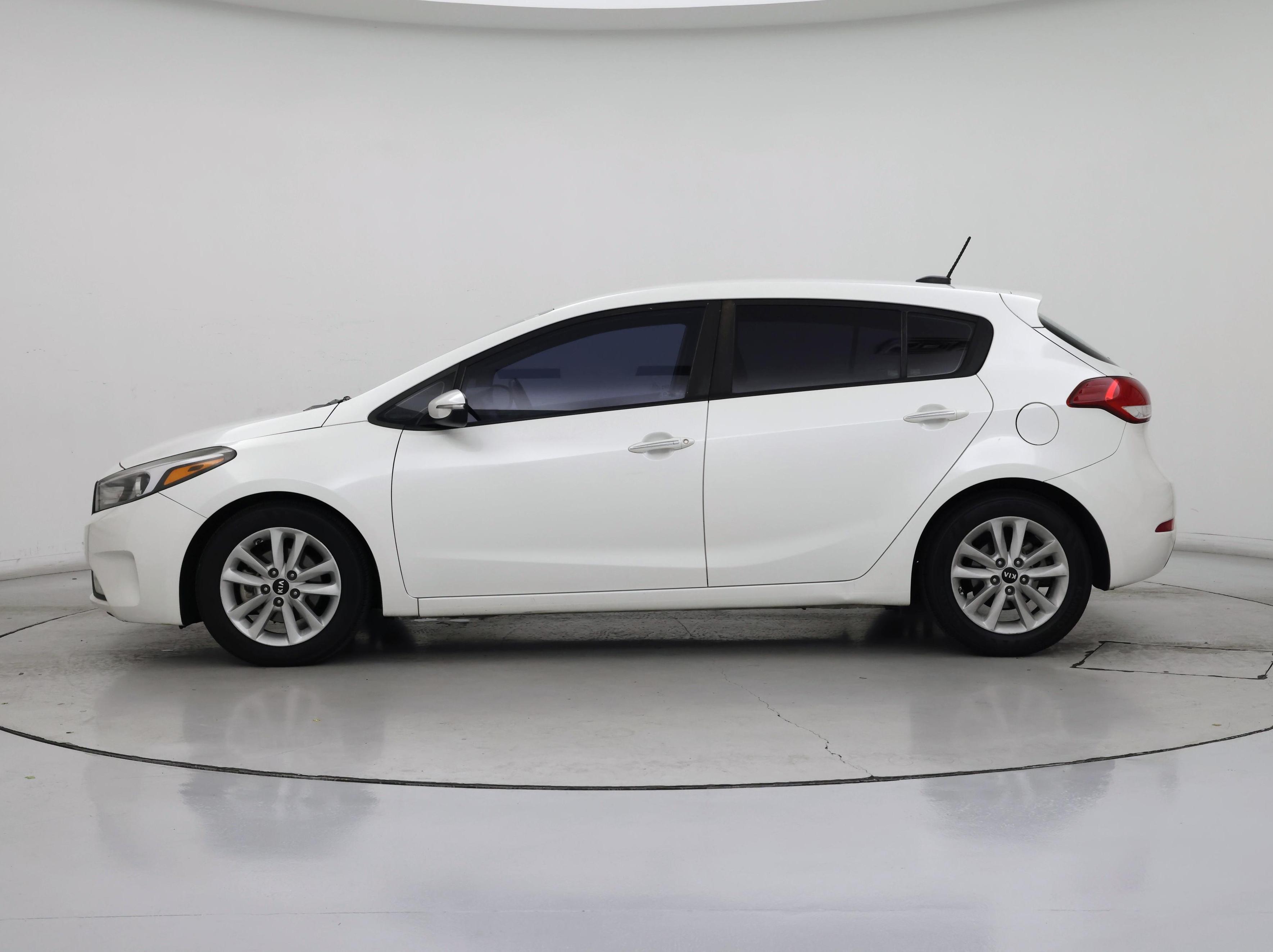 Thumbnail: 2017 Kia Forte - 3