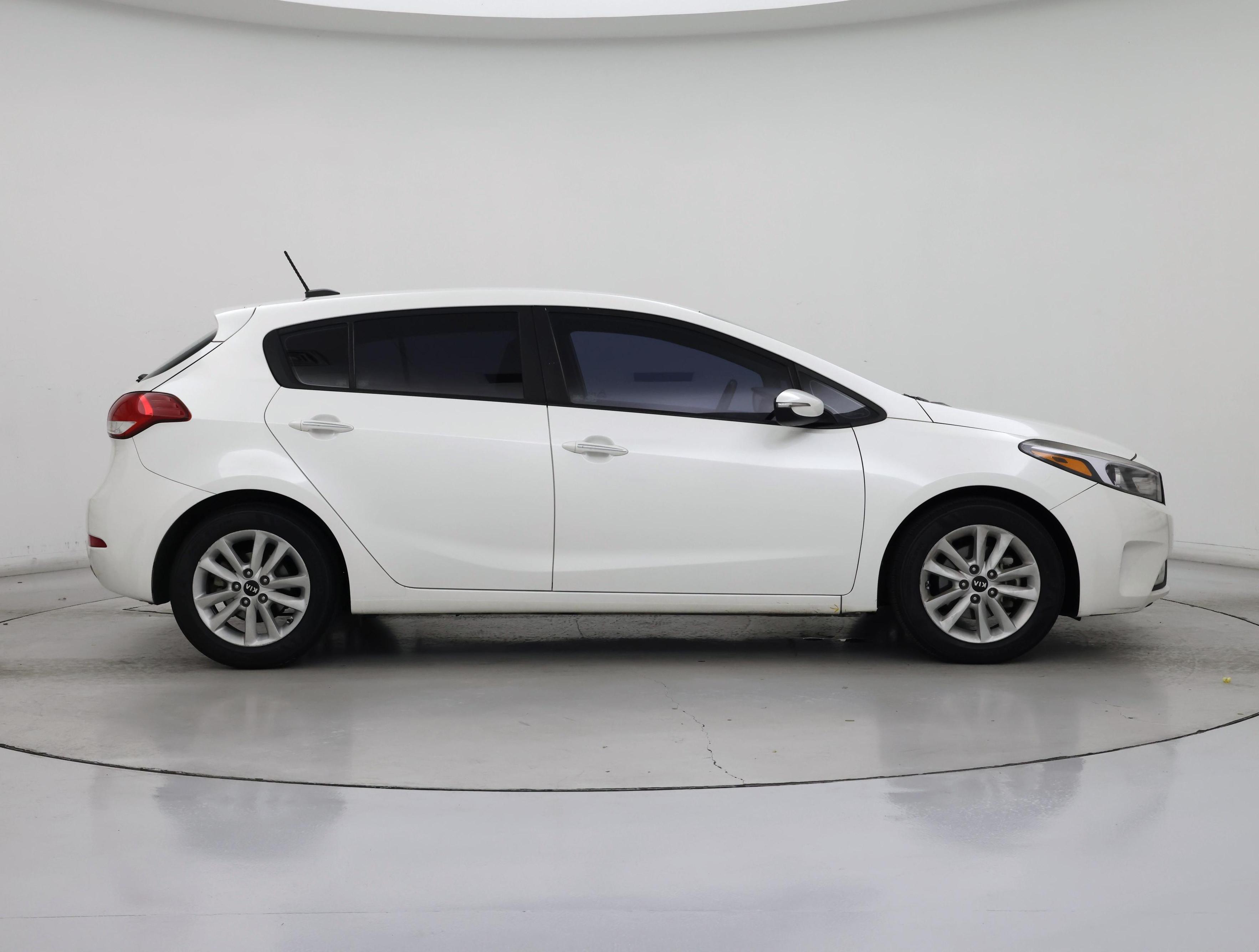 Thumbnail: 2017 Kia Forte - 7