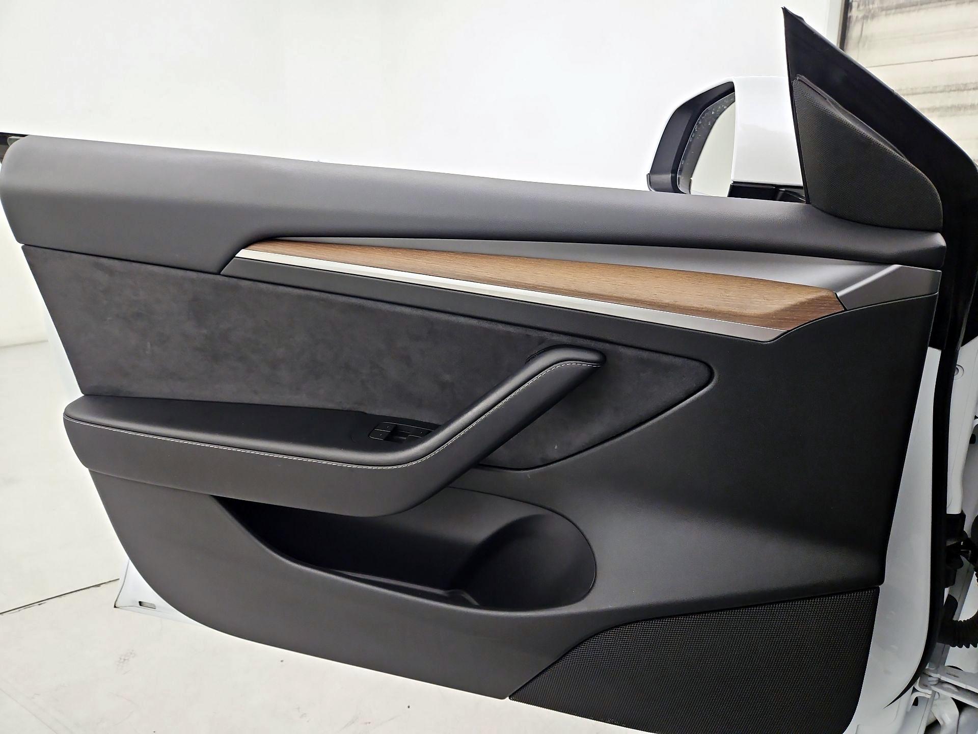 Thumbnail: 2023 Tesla Model 3 - 12