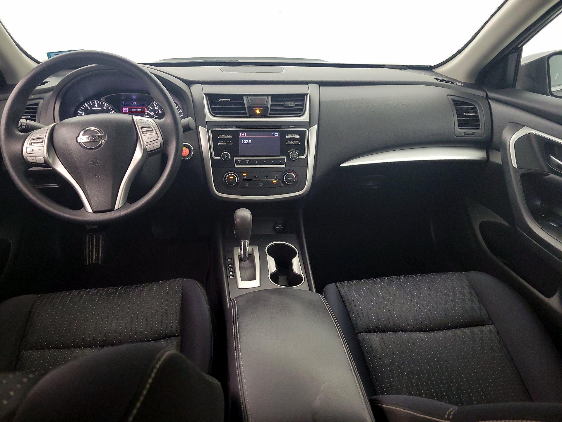 Thumbnail: 2016 Nissan Altima - 9