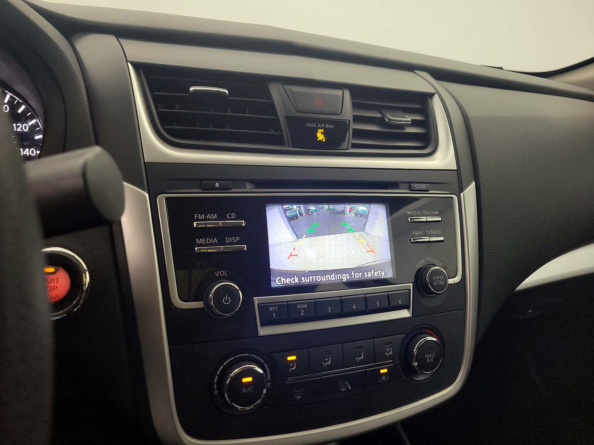 Thumbnail: 2016 Nissan Altima - 14