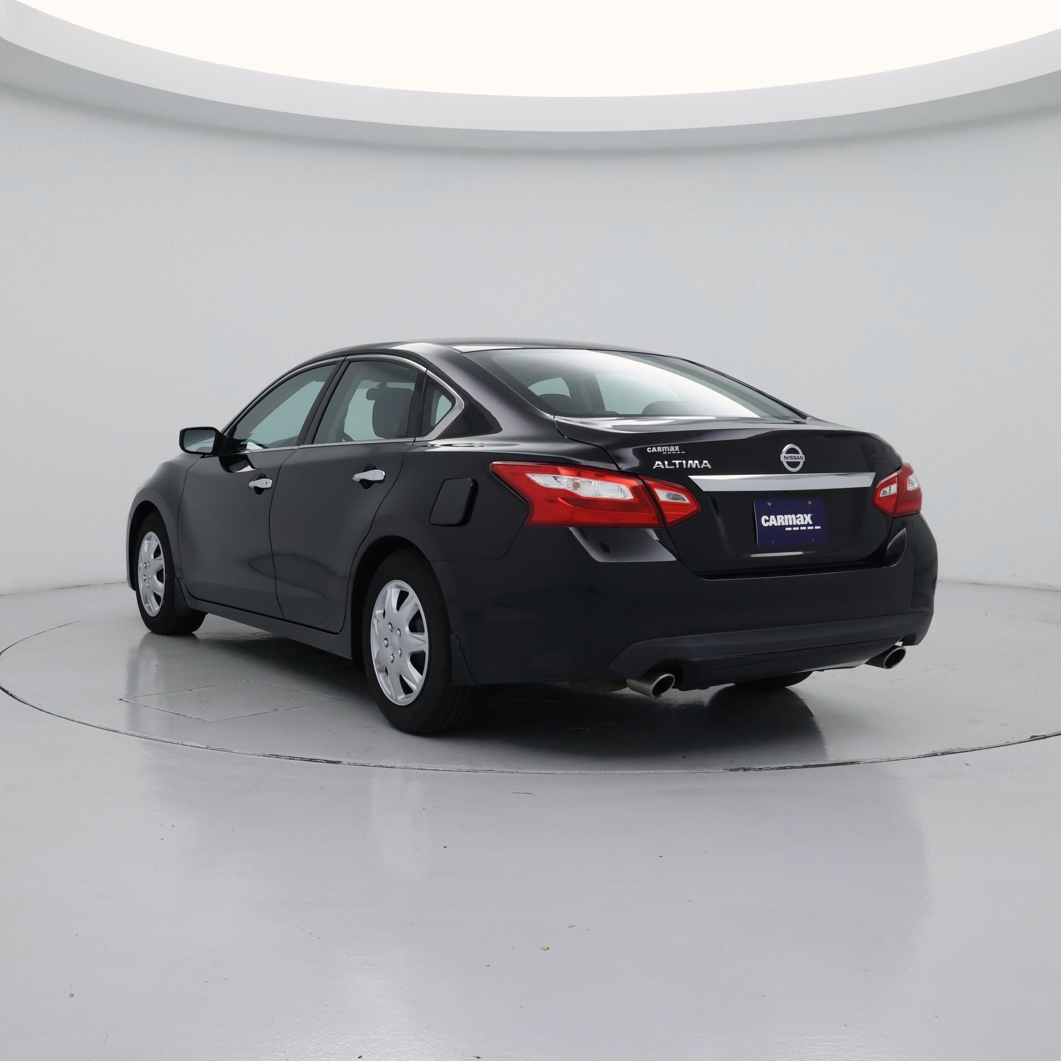 Thumbnail: 2016 Nissan Altima - 2
