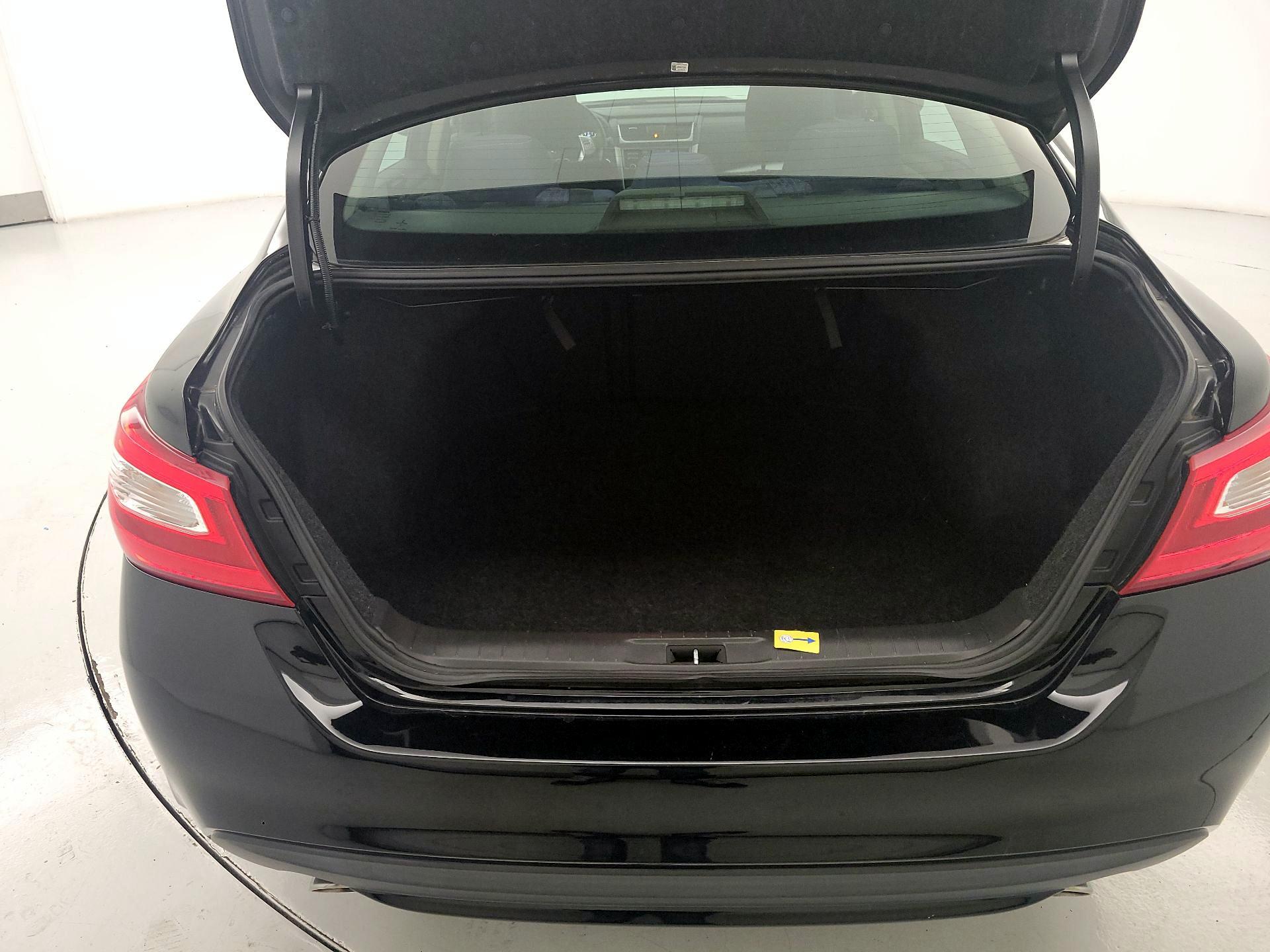 Thumbnail: 2016 Nissan Altima - 20