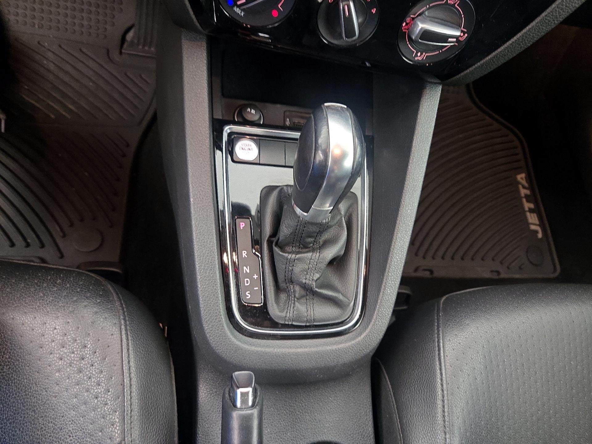 Thumbnail: 2016 Volkswagen Jetta - 18