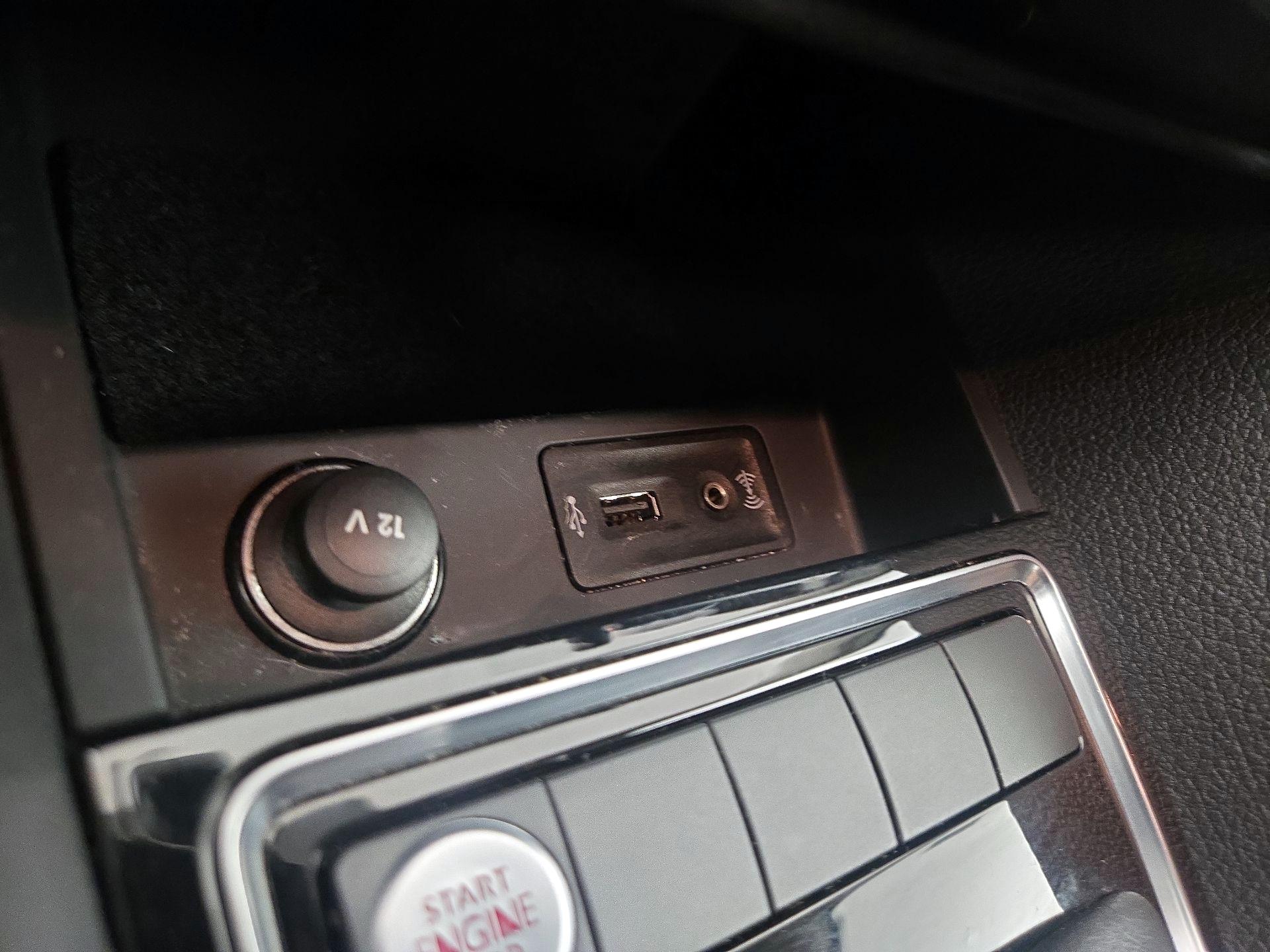 Thumbnail: 2016 Volkswagen Jetta - 19