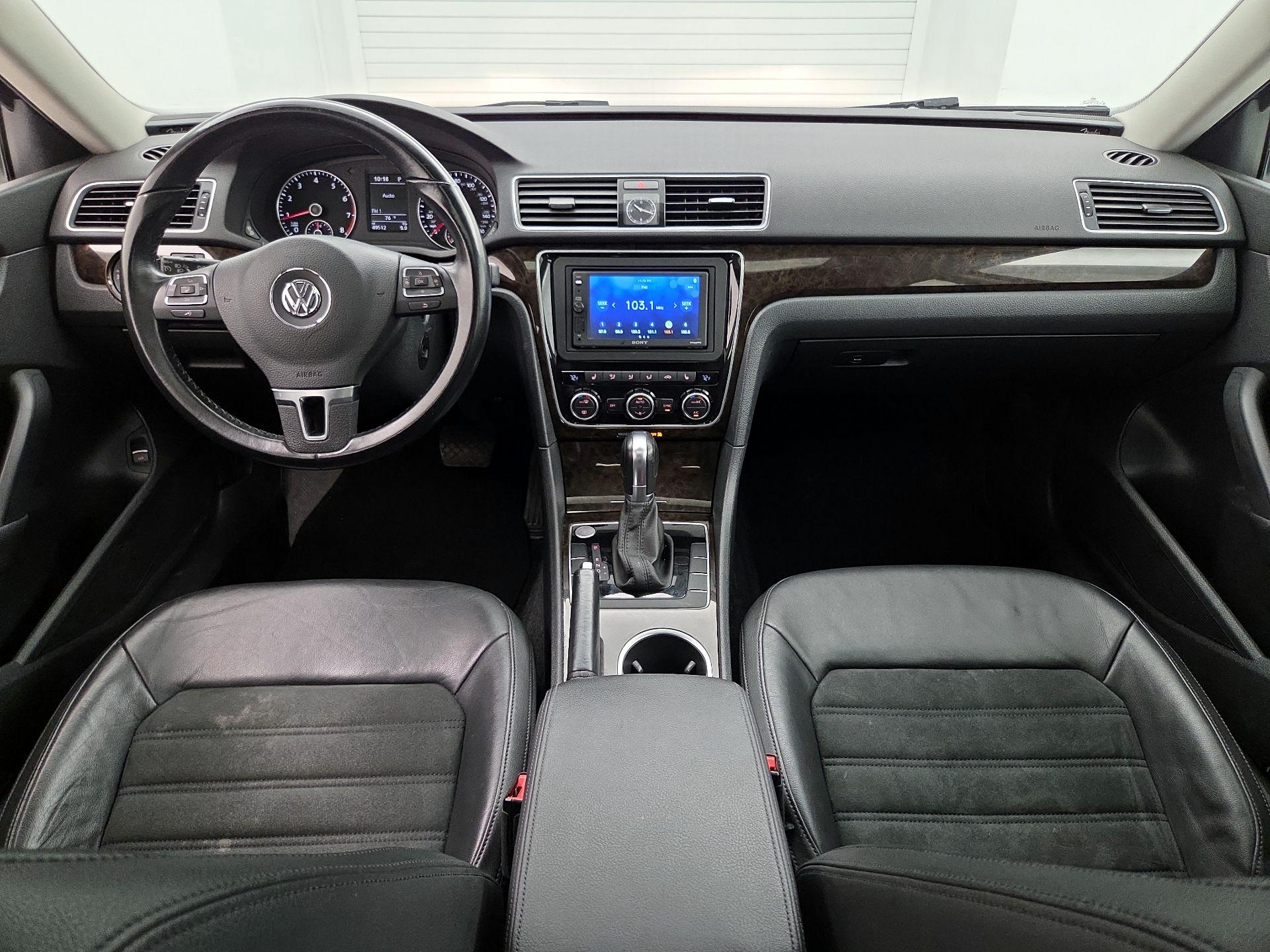 Thumbnail: 2015 Volkswagen Passat - 9