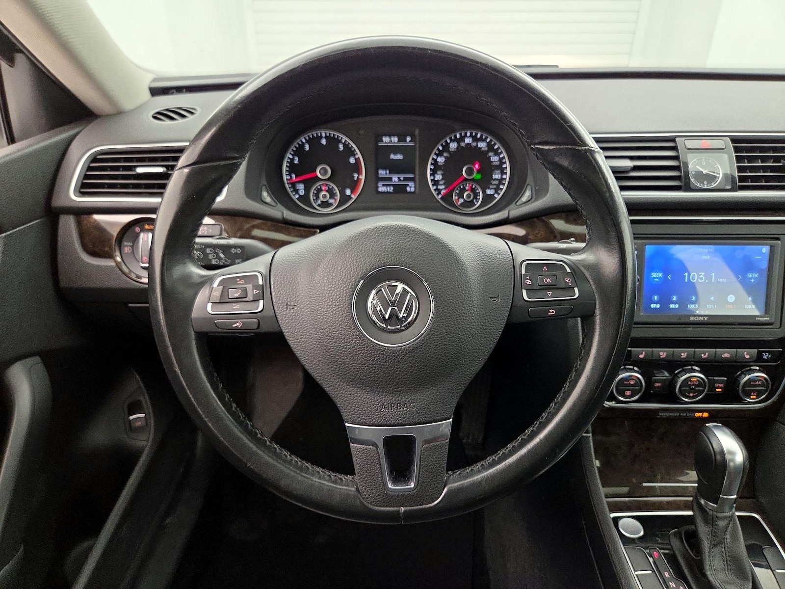 2015 Volkswagen Passat SEL Premium - Photo 11