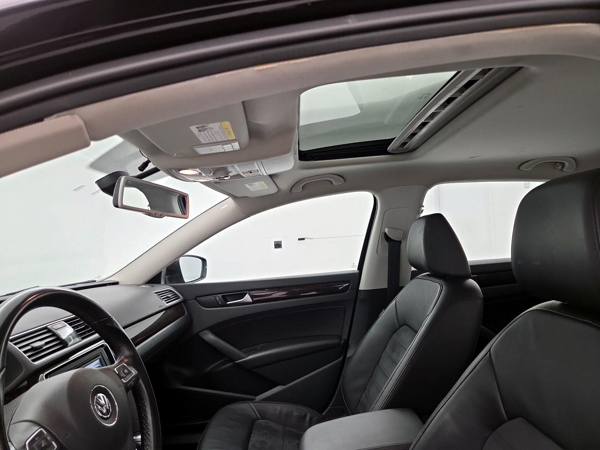Thumbnail: 2015 Volkswagen Passat - 18