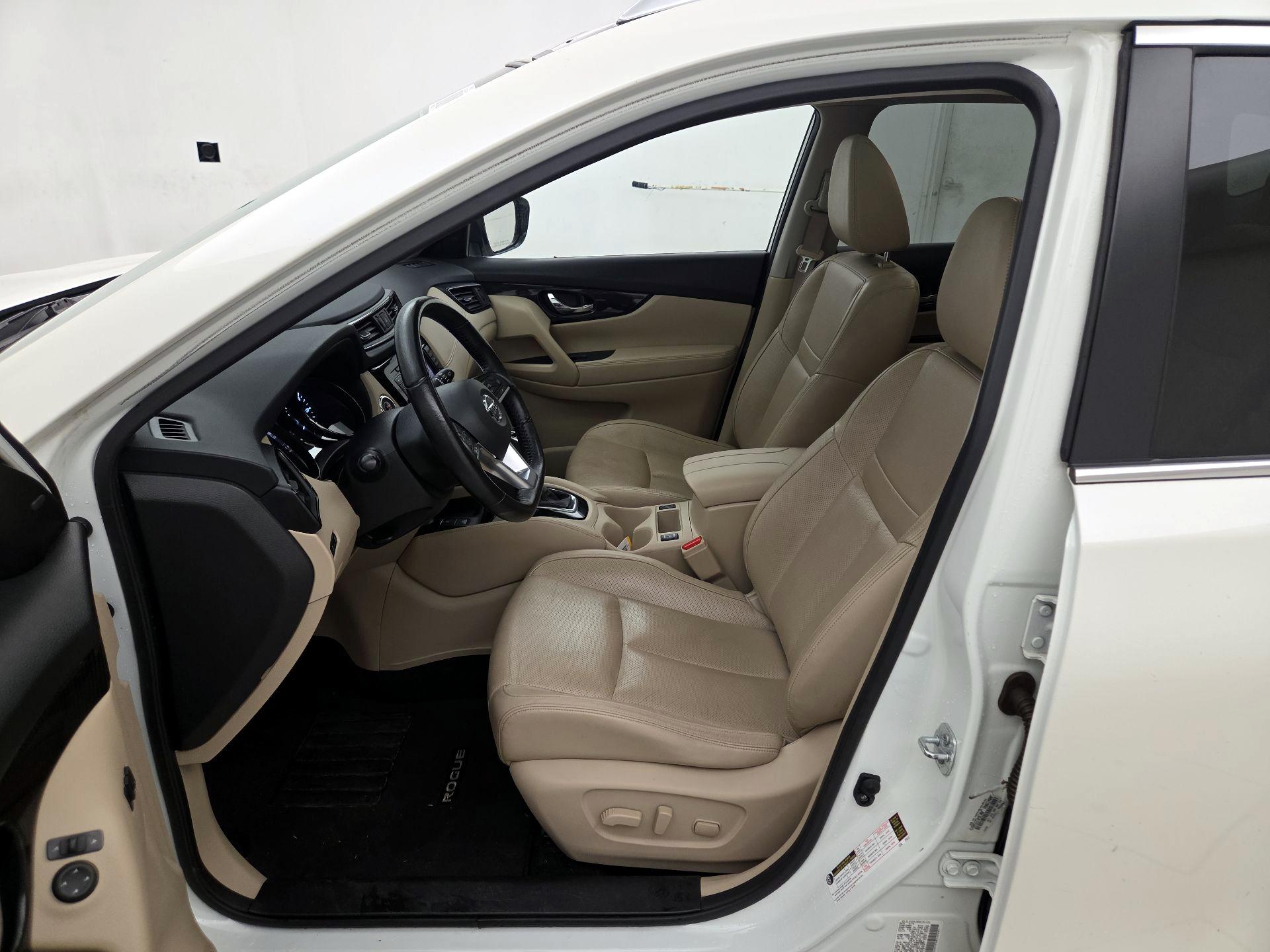 Thumbnail: 2018 Nissan Rogue - 11