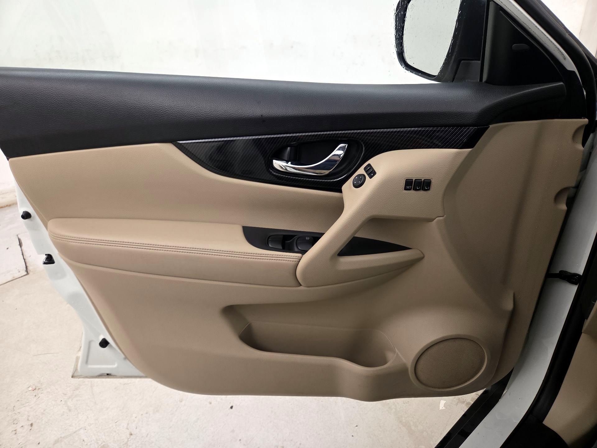 Thumbnail: 2018 Nissan Rogue - 12