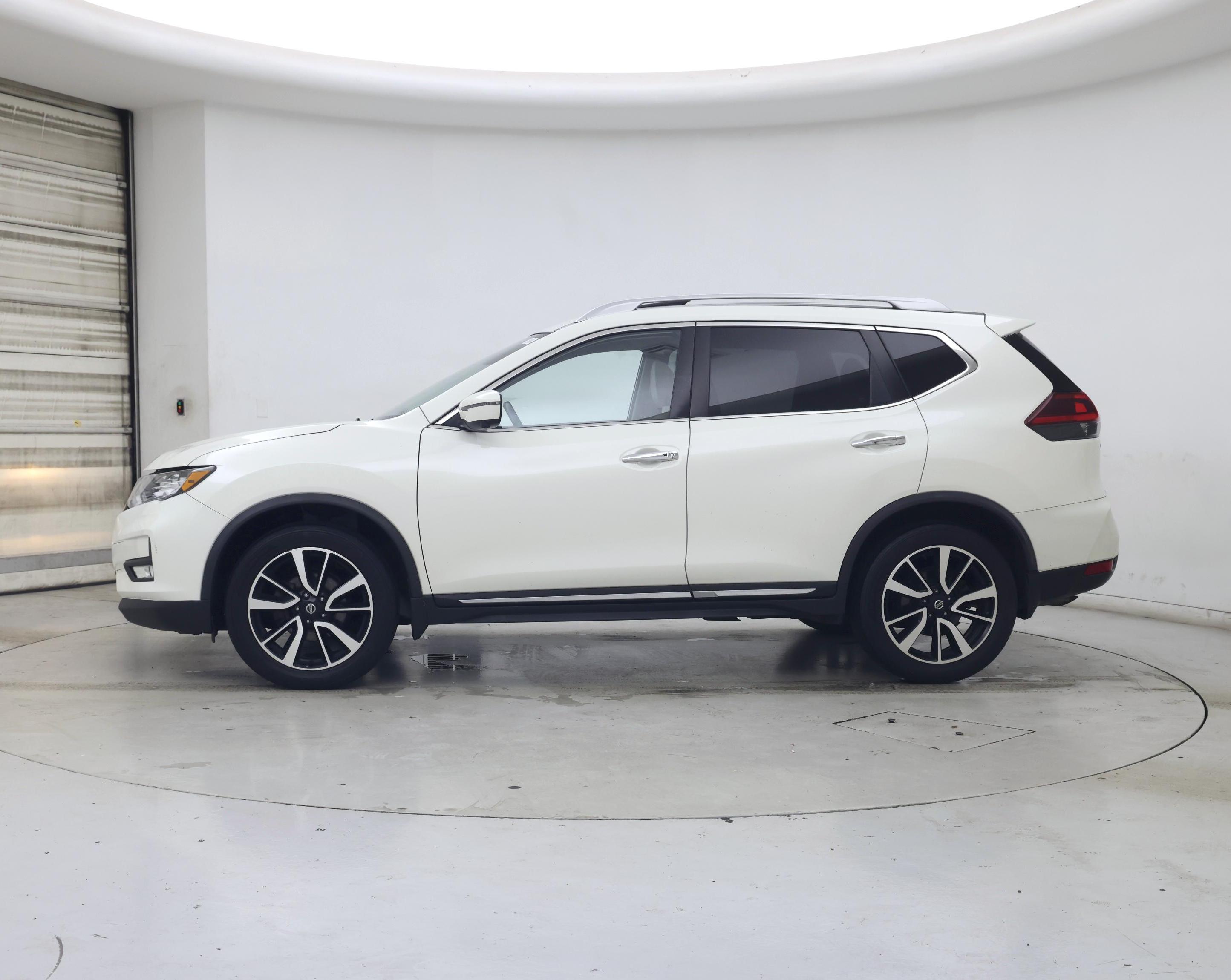 Thumbnail: 2018 Nissan Rogue - 3