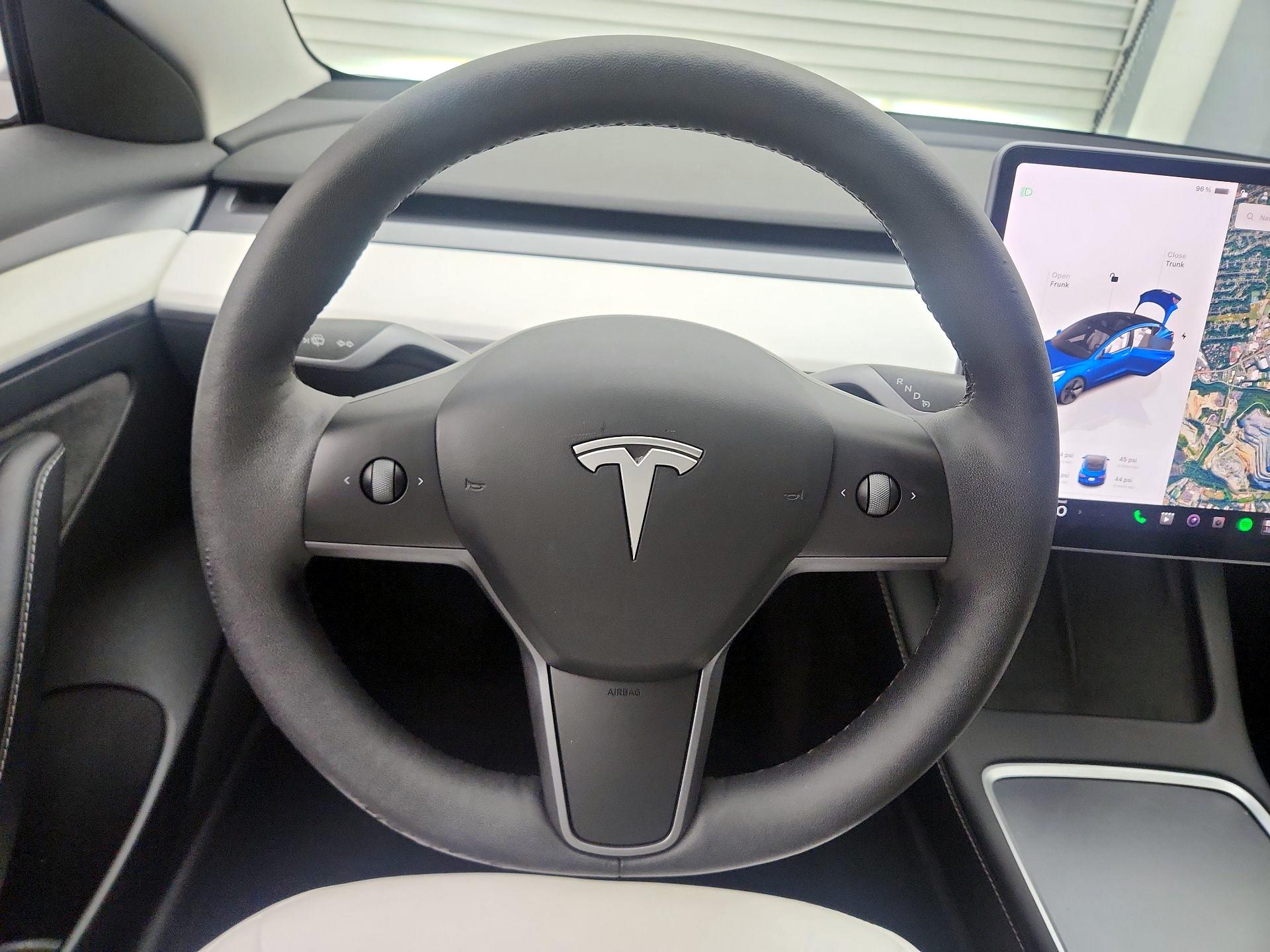 Thumbnail: 2023 Tesla Model 3 - 10
