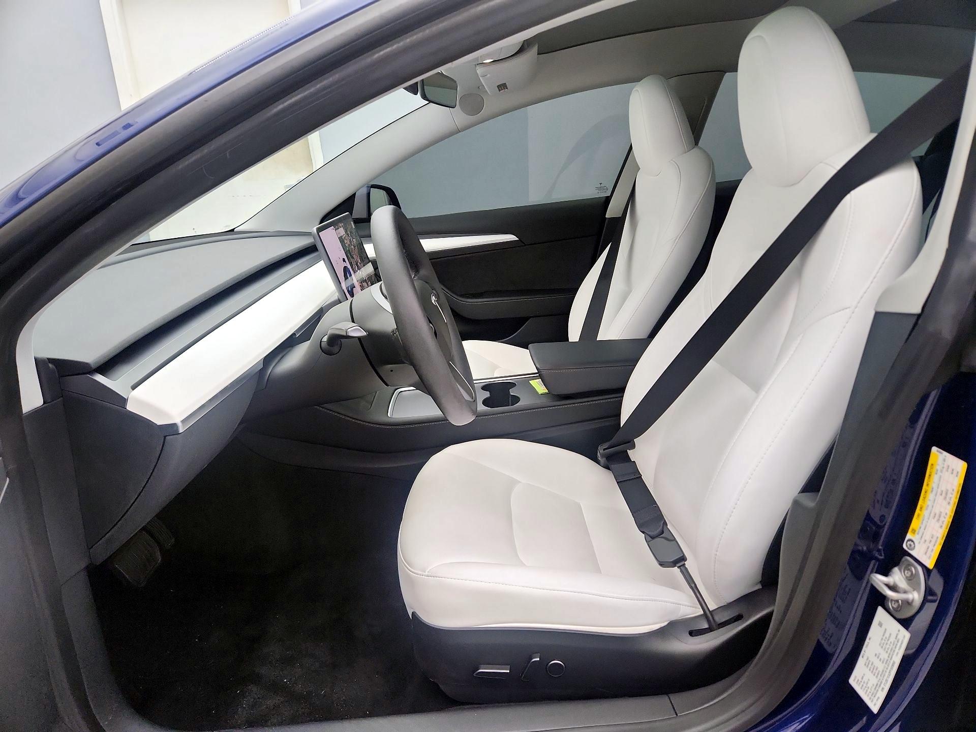 Thumbnail: 2023 Tesla Model 3 - 11