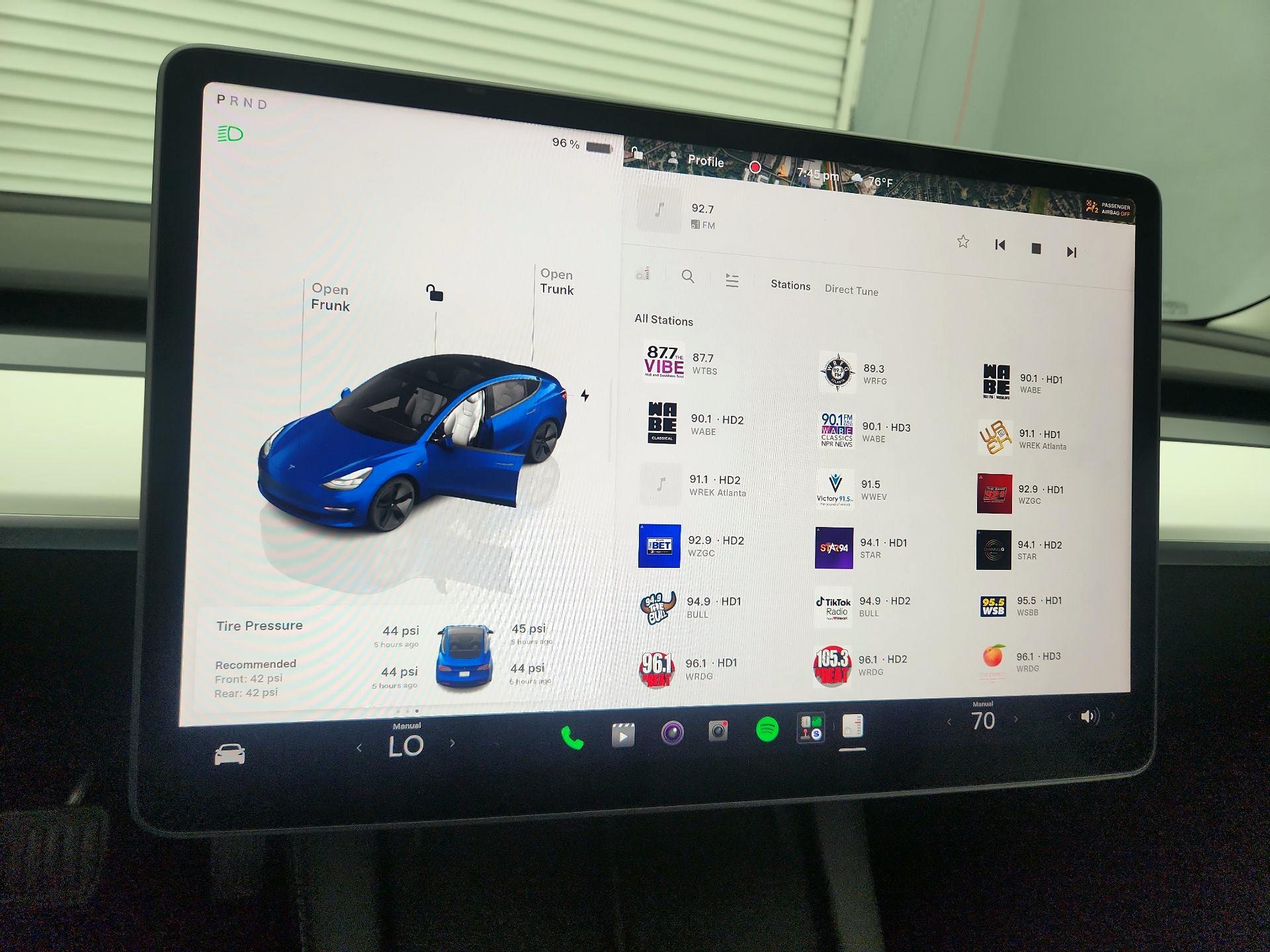Thumbnail: 2023 Tesla Model 3 - 15