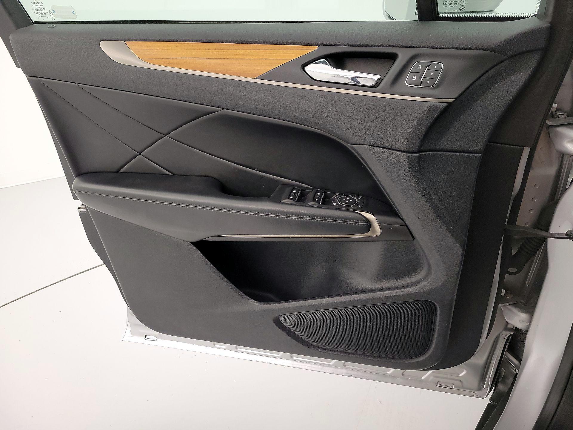 Thumbnail: 2019 Lincoln MKC - 12