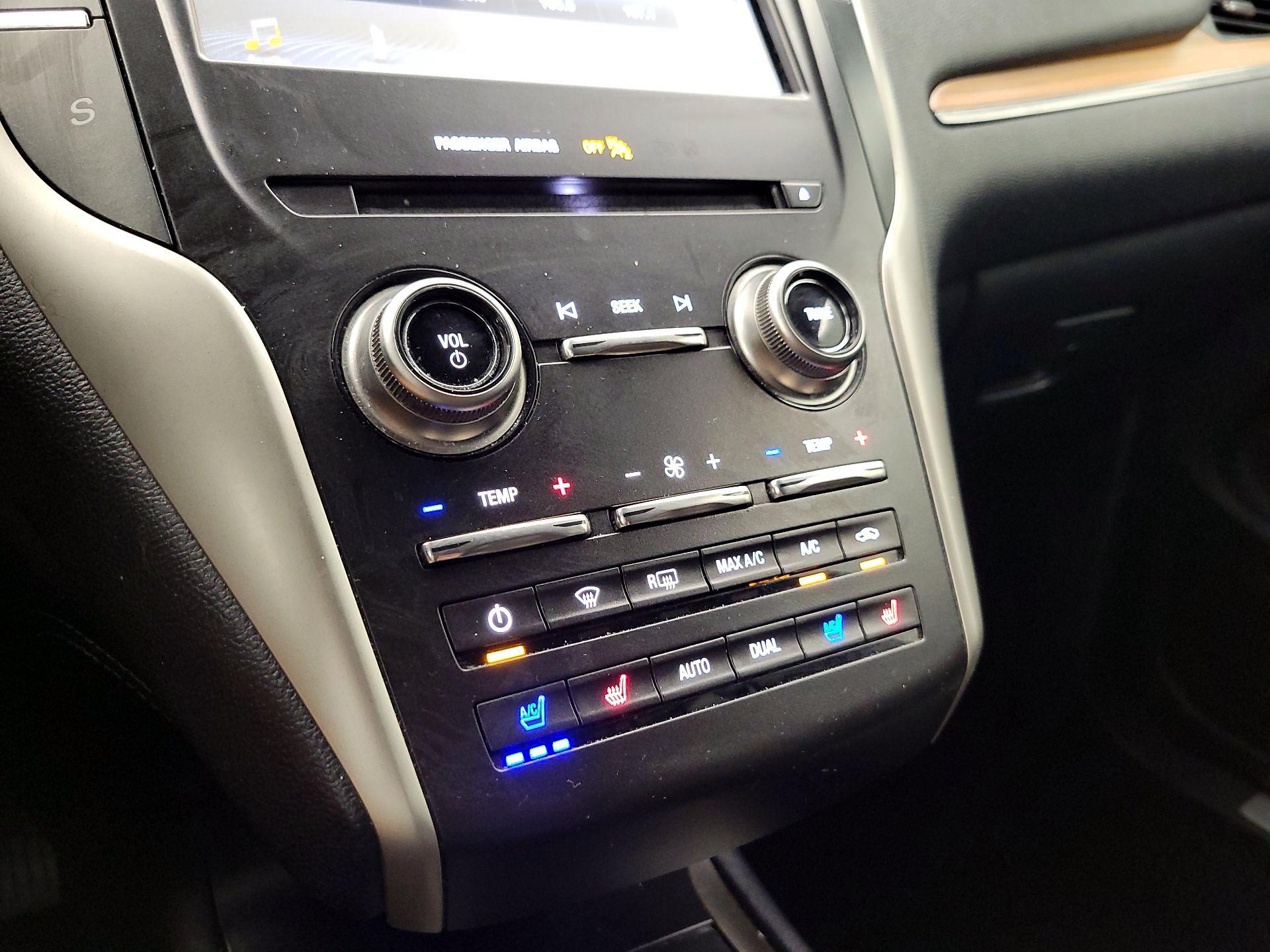 Thumbnail: 2019 Lincoln MKC - 17