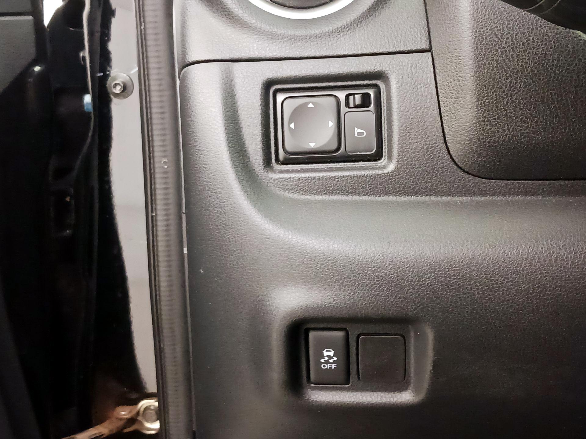 Thumbnail: 2017 Nissan Versa - 13