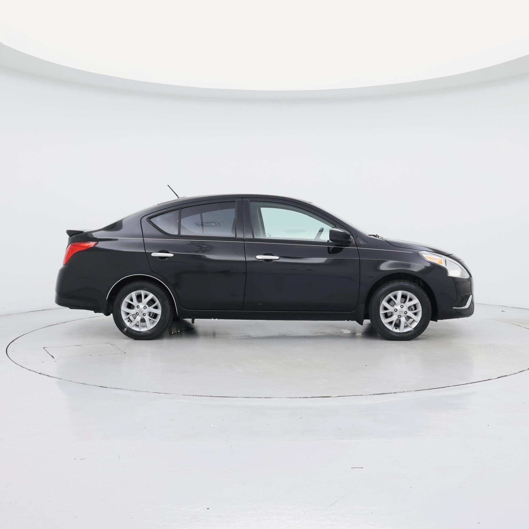 Thumbnail: 2017 Nissan Versa - 7