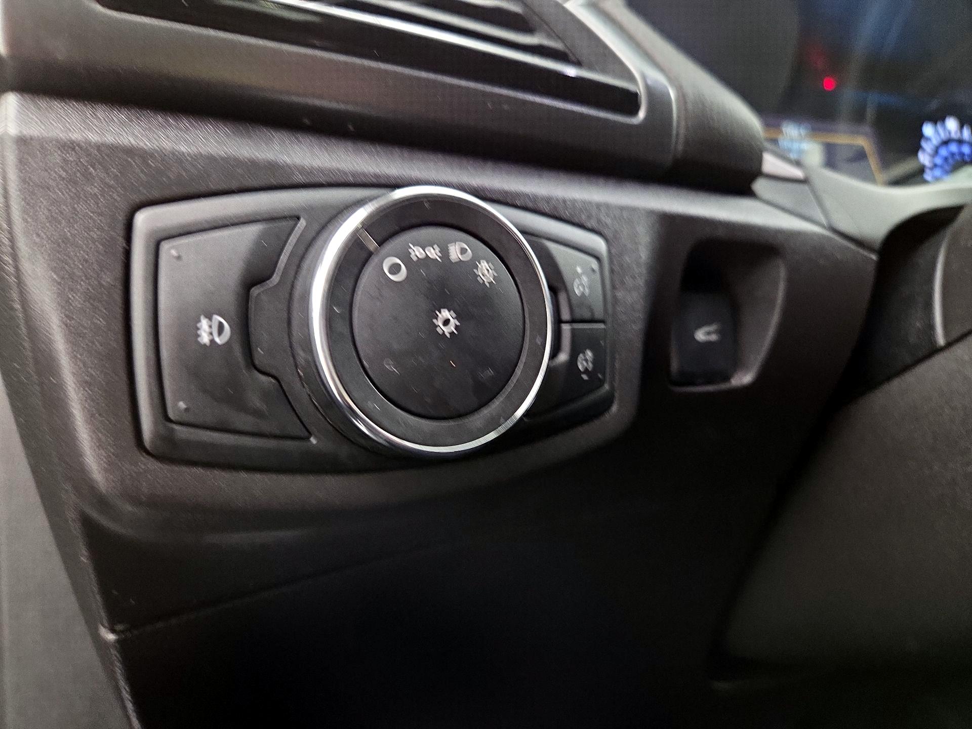 Thumbnail: 2016 Ford Fusion - 13