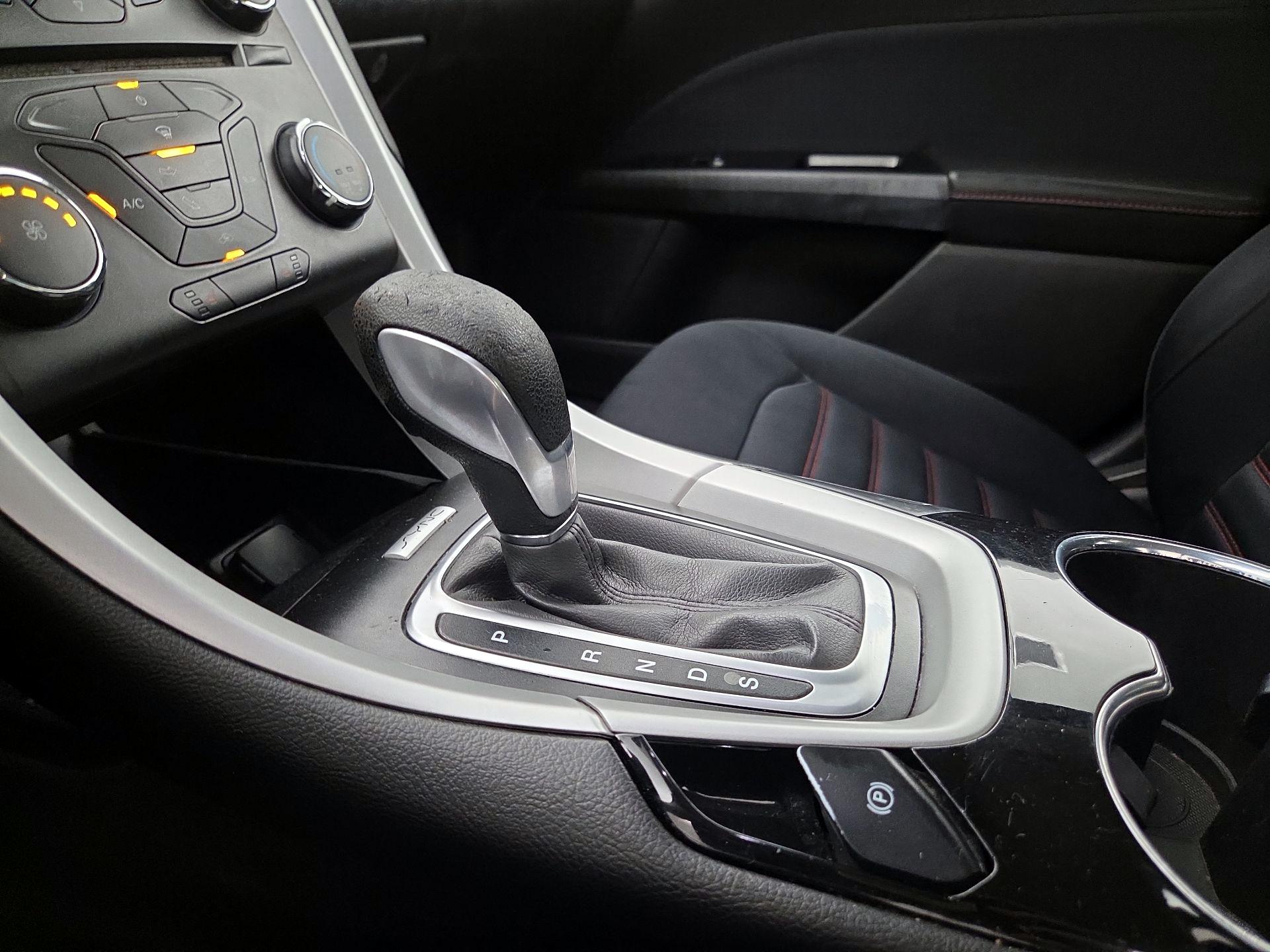 Thumbnail: 2016 Ford Fusion - 17