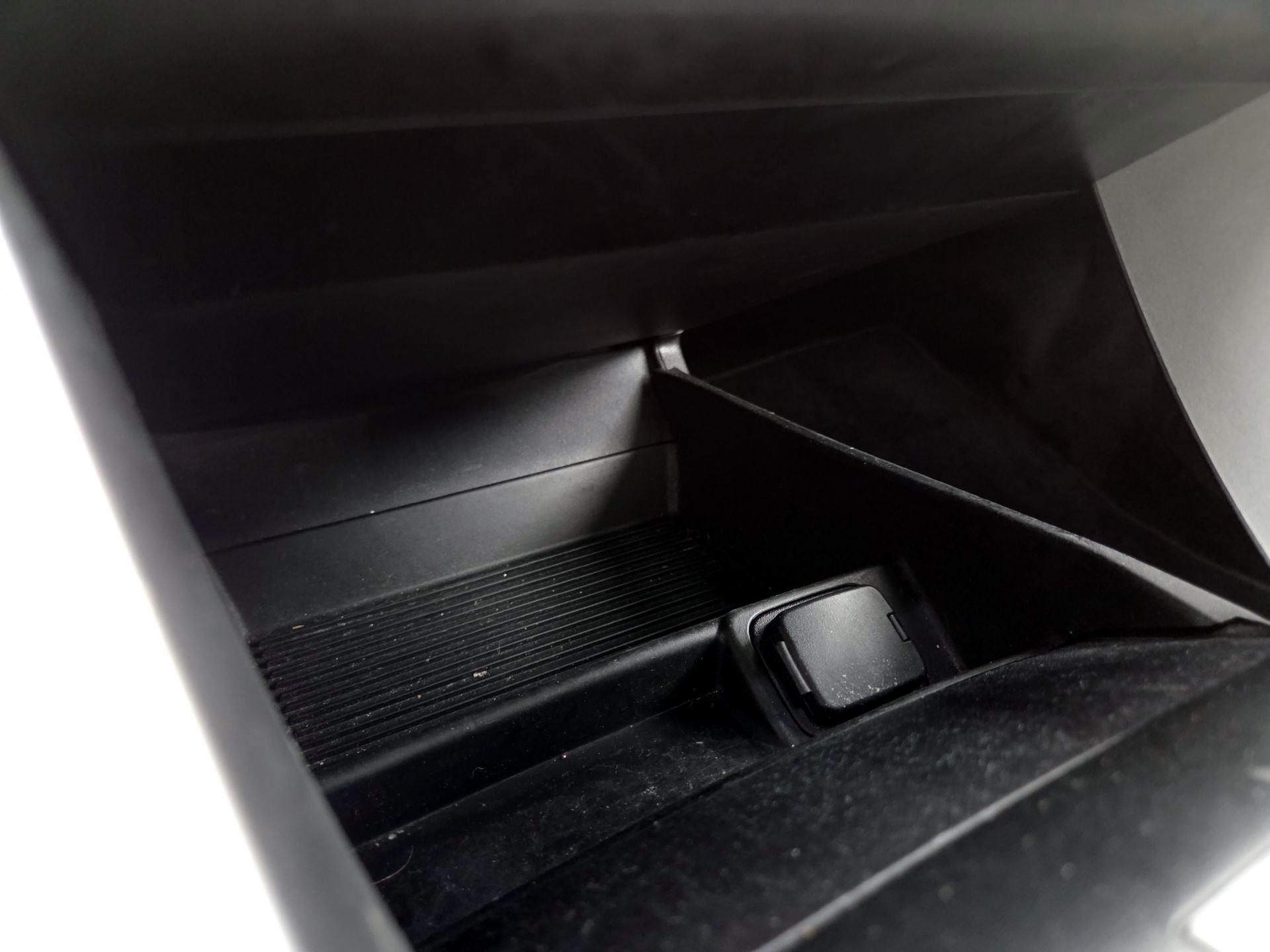 Thumbnail: 2016 Ford Fusion - 18