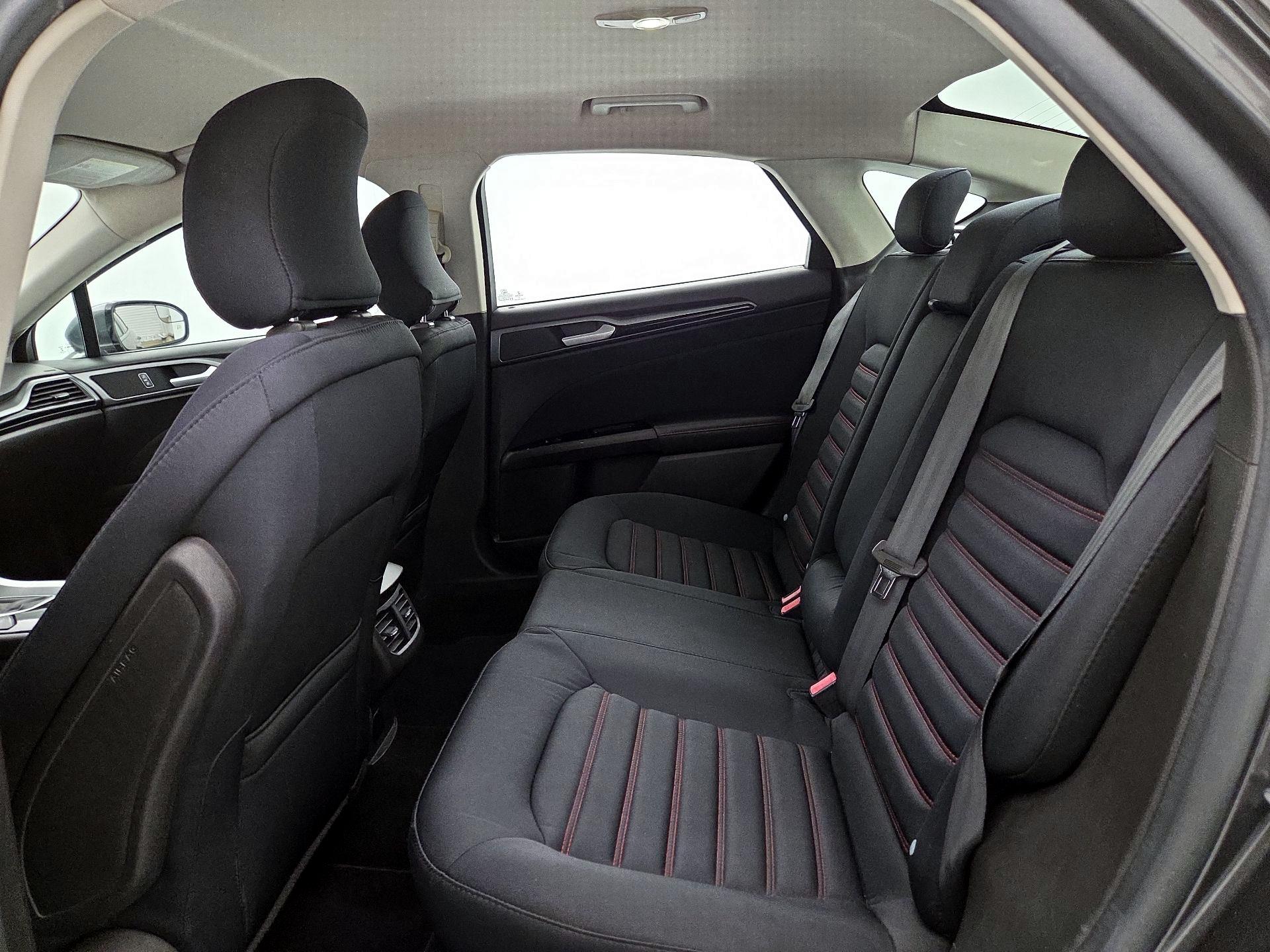 Thumbnail: 2016 Ford Fusion - 19