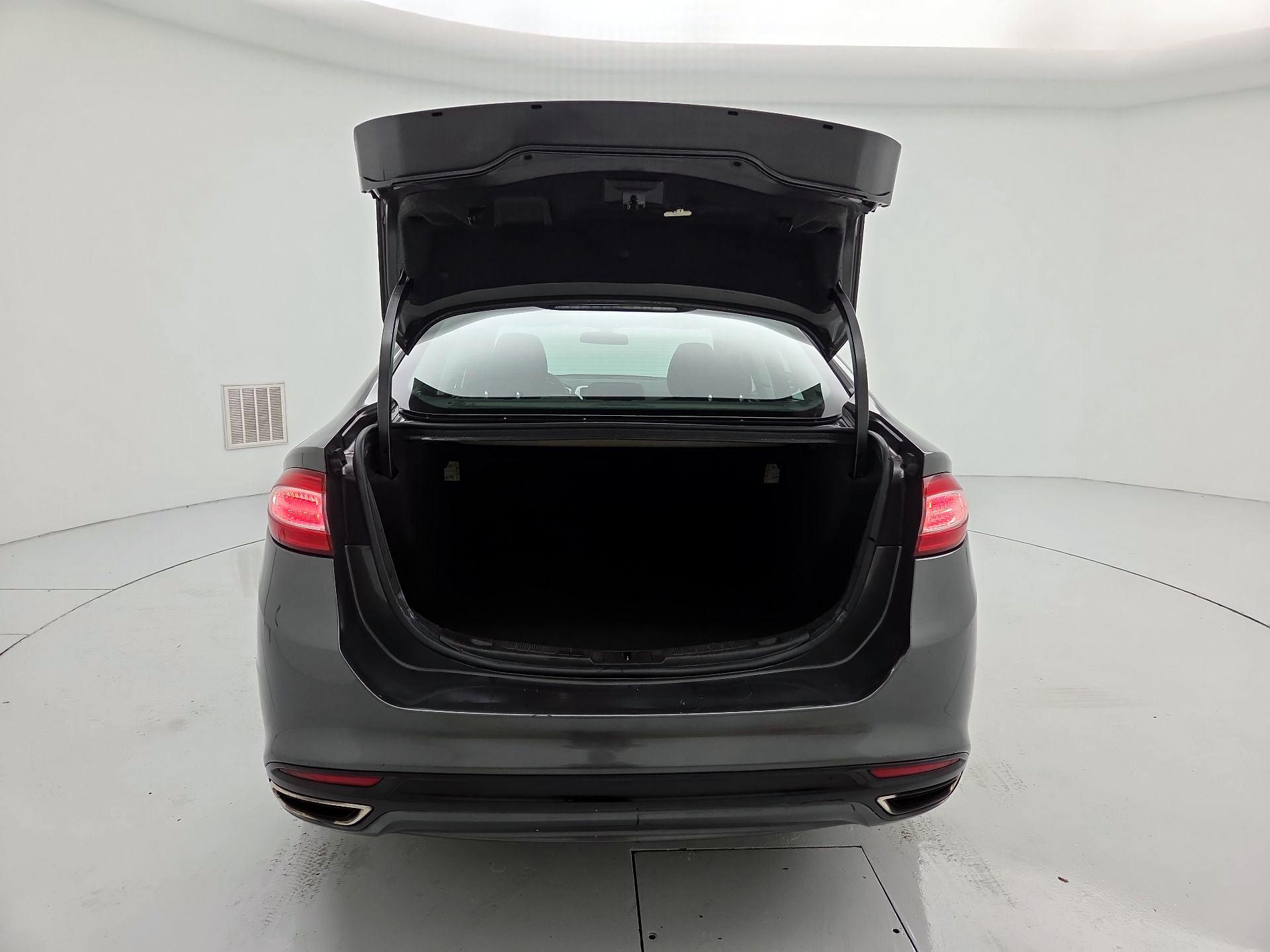 Thumbnail: 2016 Ford Fusion - 20