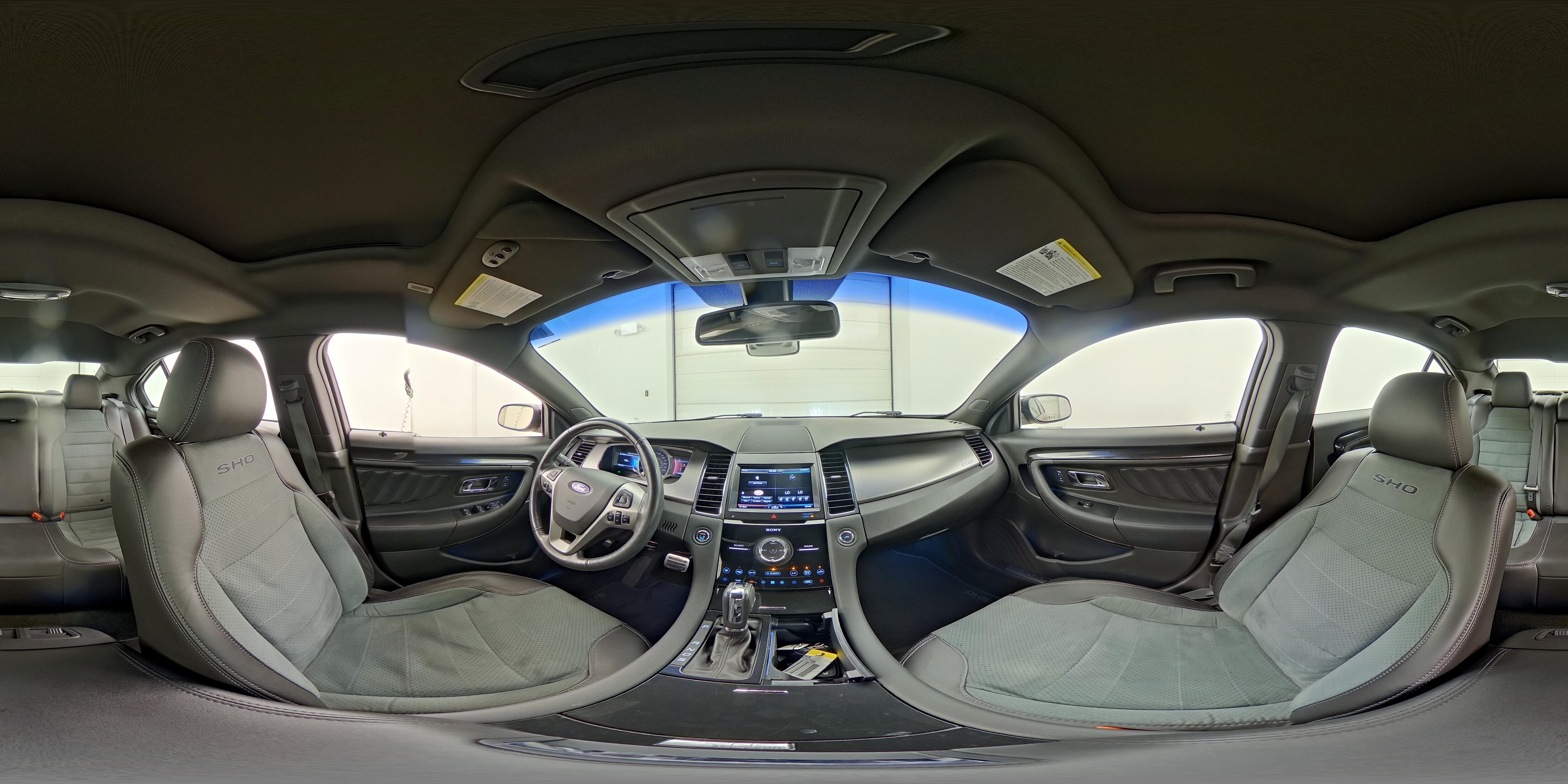 2015 Ford Taurus SHO - Photo 26