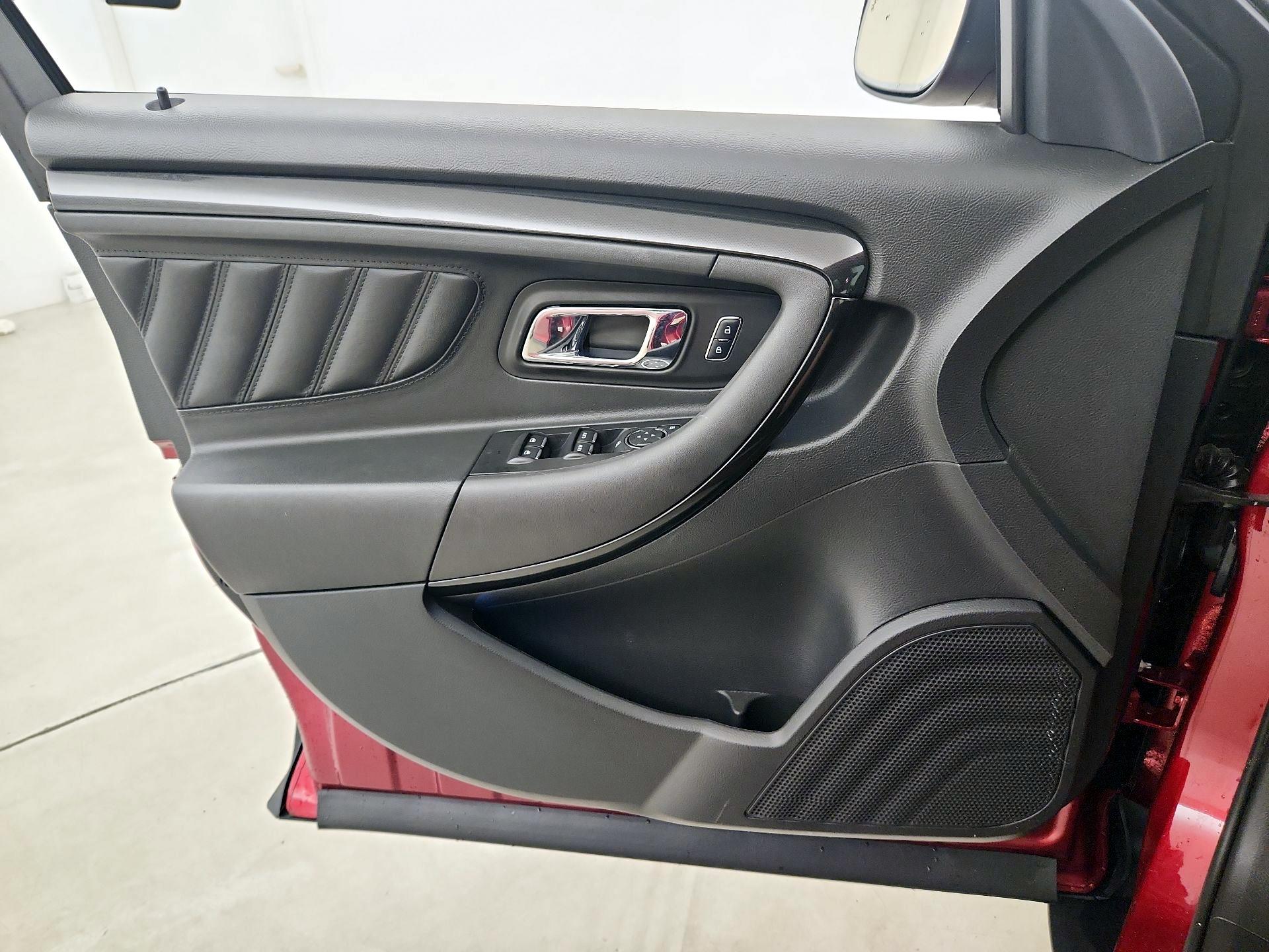 Thumbnail: 2015 Ford Taurus - 12