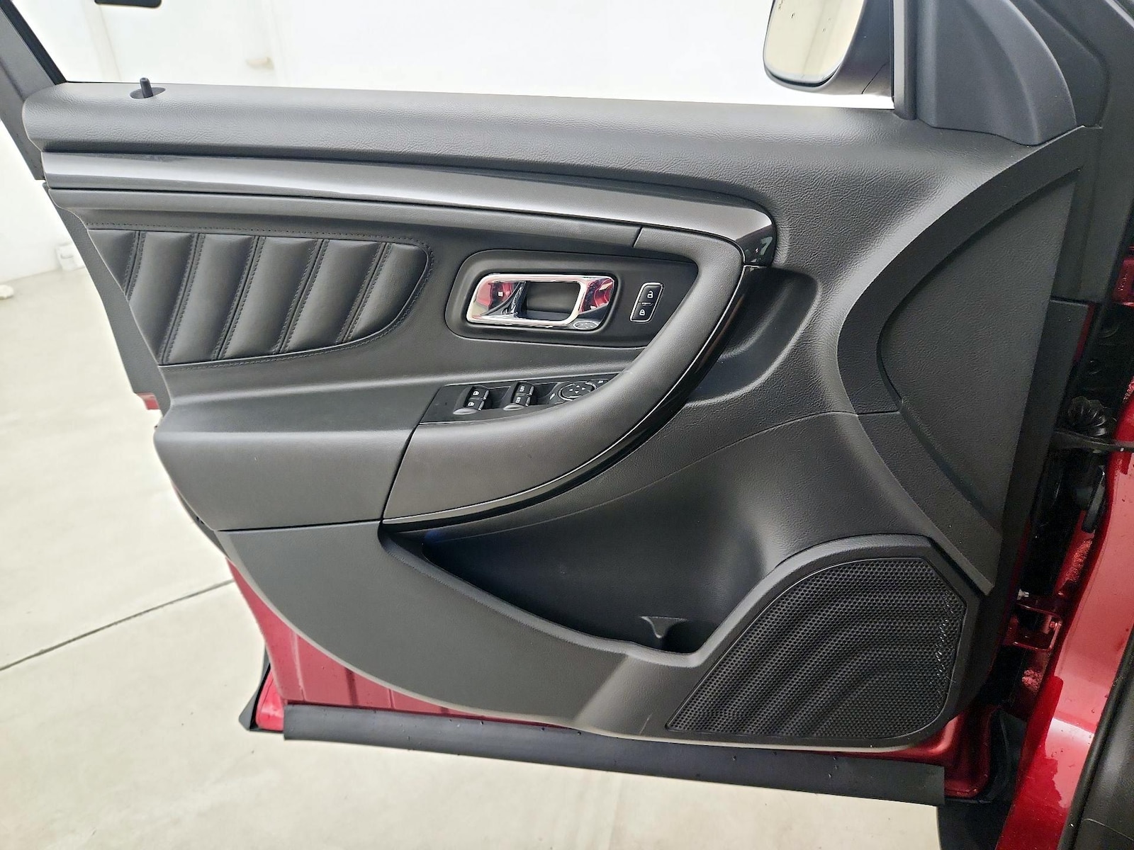 2015 Ford Taurus SHO - Photo 13