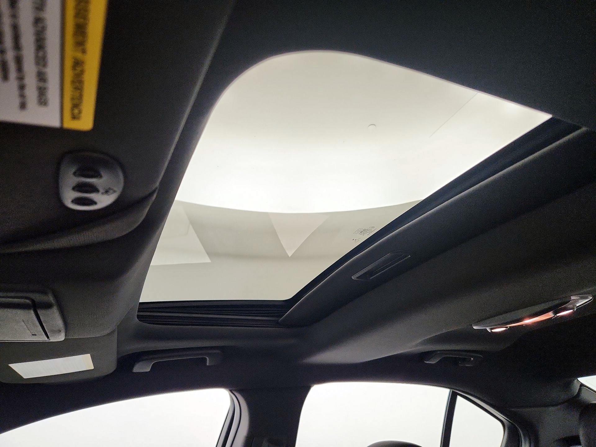 Thumbnail: 2015 Ford Taurus - 20