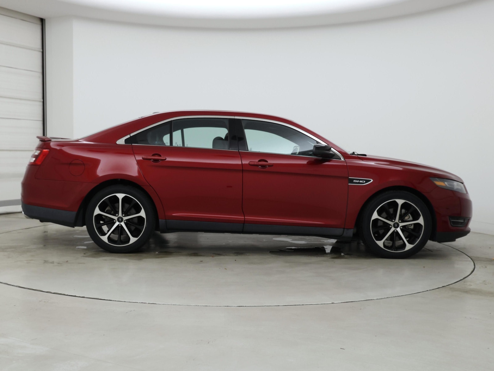2015 Ford Taurus SHO - Photo 8