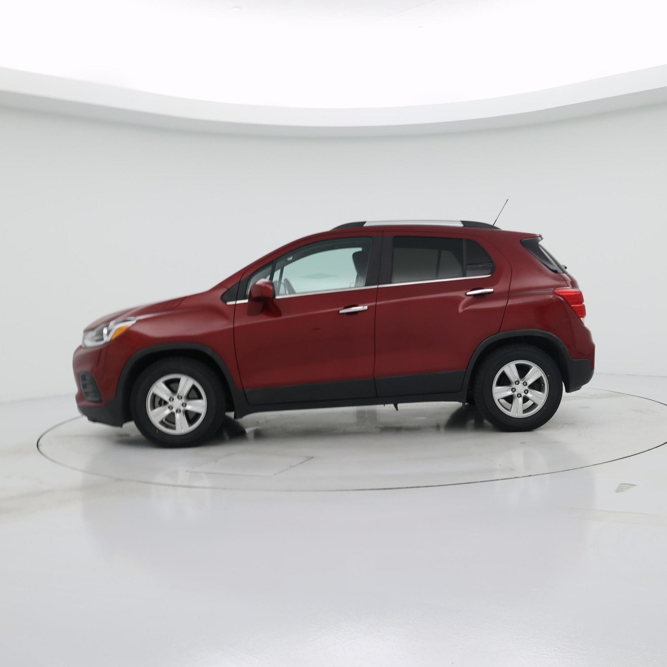 Thumbnail: 2018 Chevrolet Trax - 3