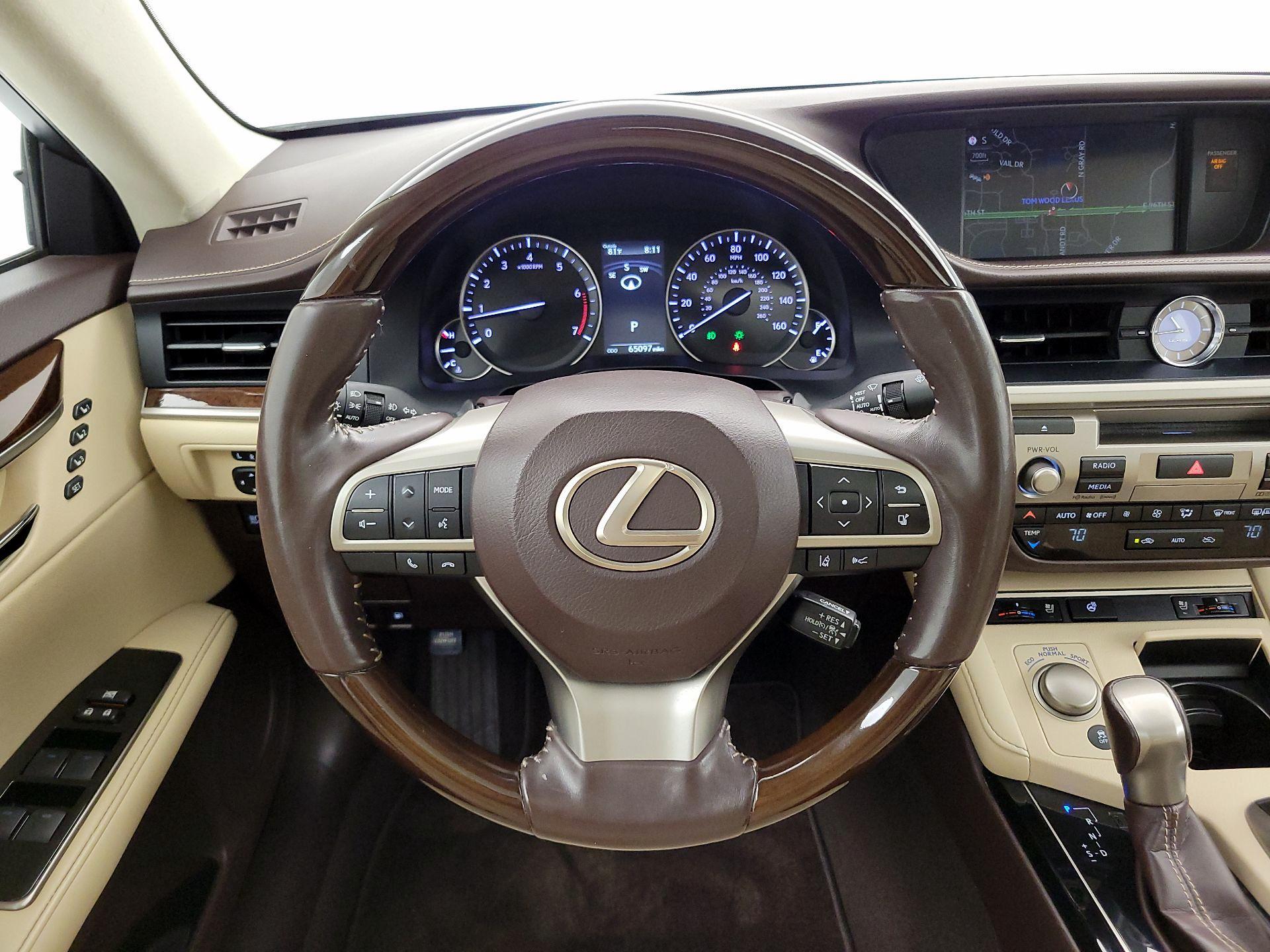 Thumbnail: 2018 Lexus ES - 10