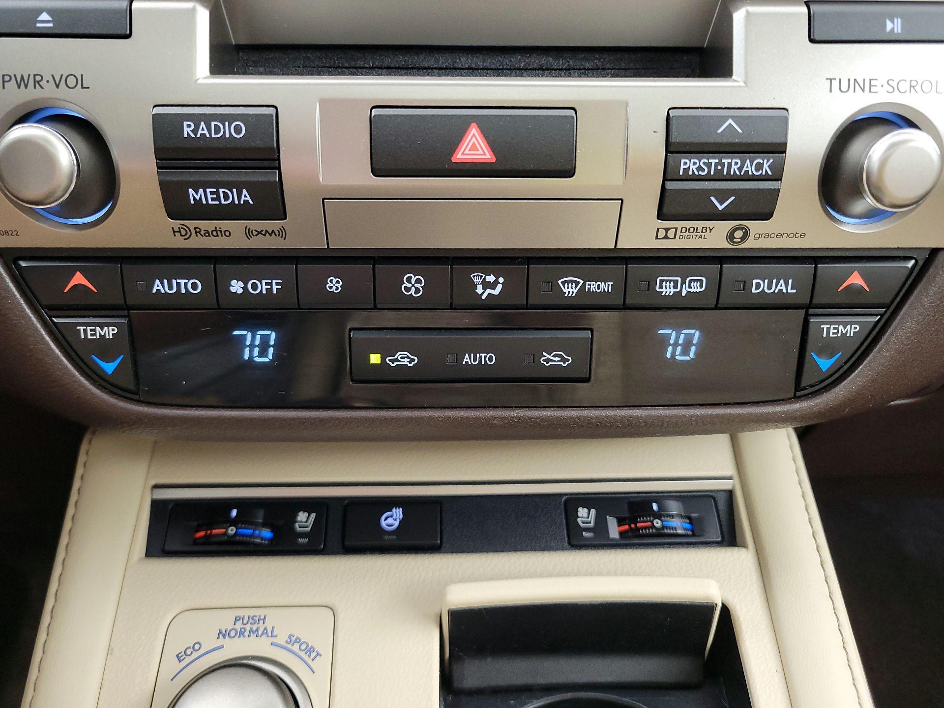 Thumbnail: 2018 Lexus ES - 17