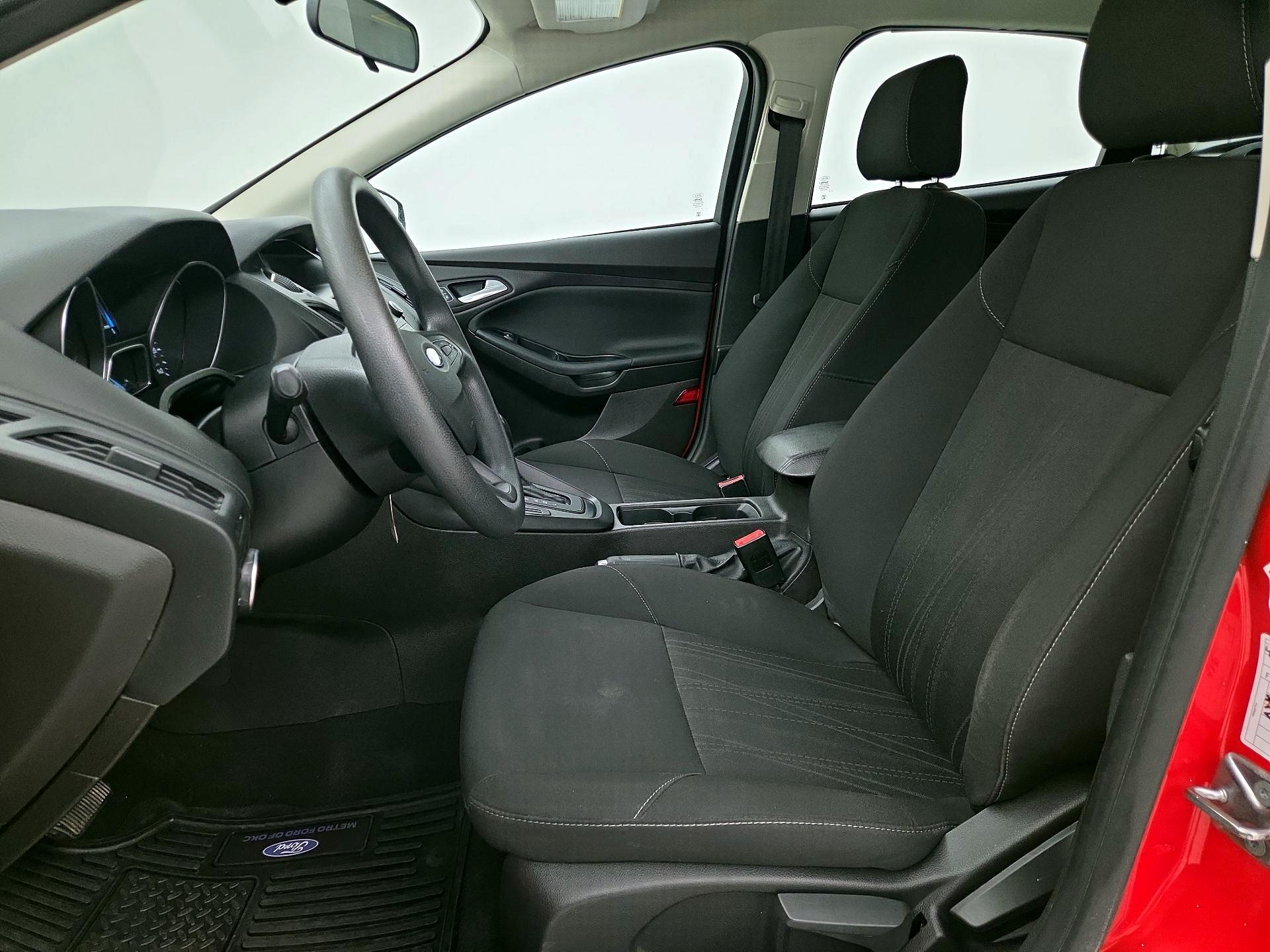 Thumbnail: 2016 Ford Focus - 11