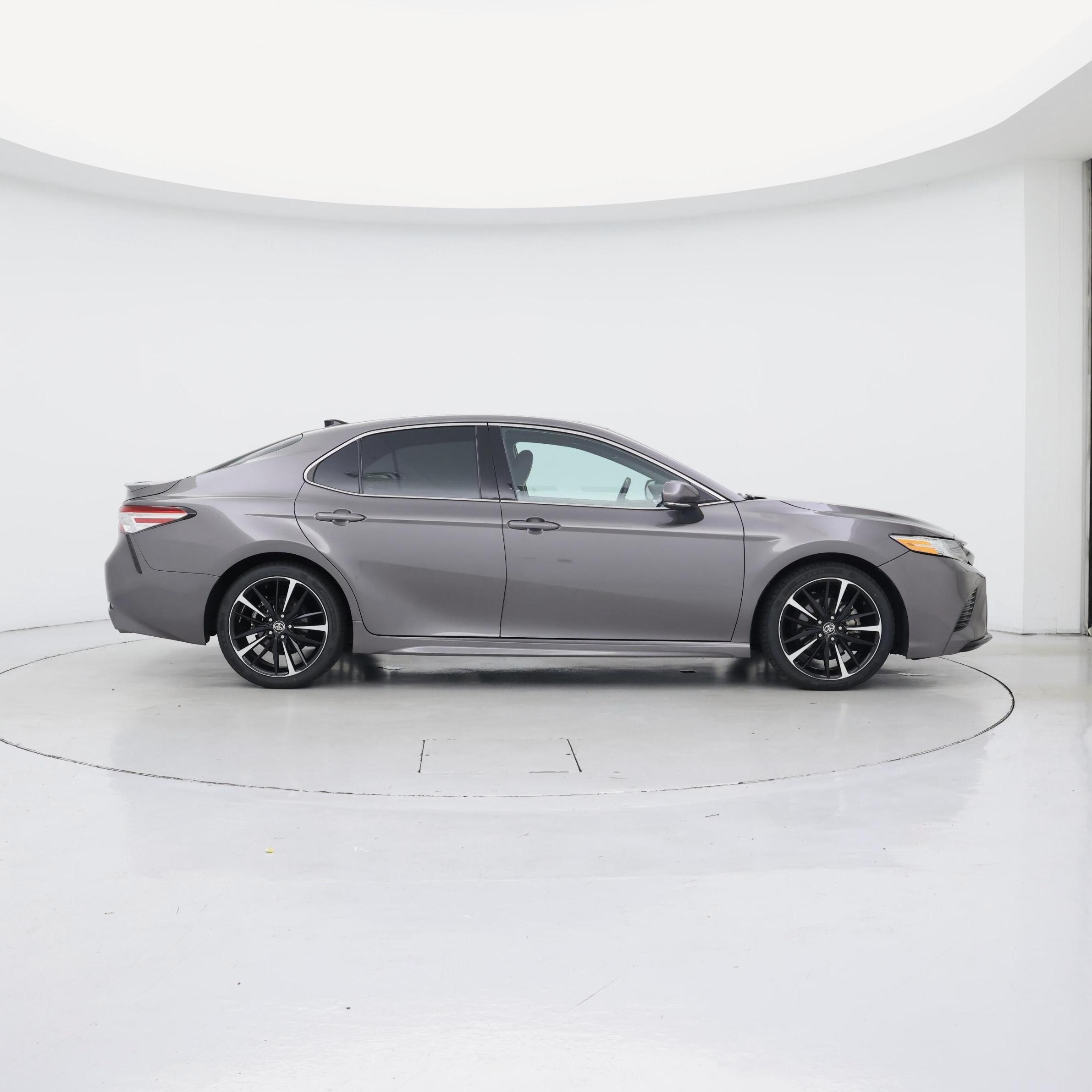 Thumbnail: 2020 Toyota Camry - 7